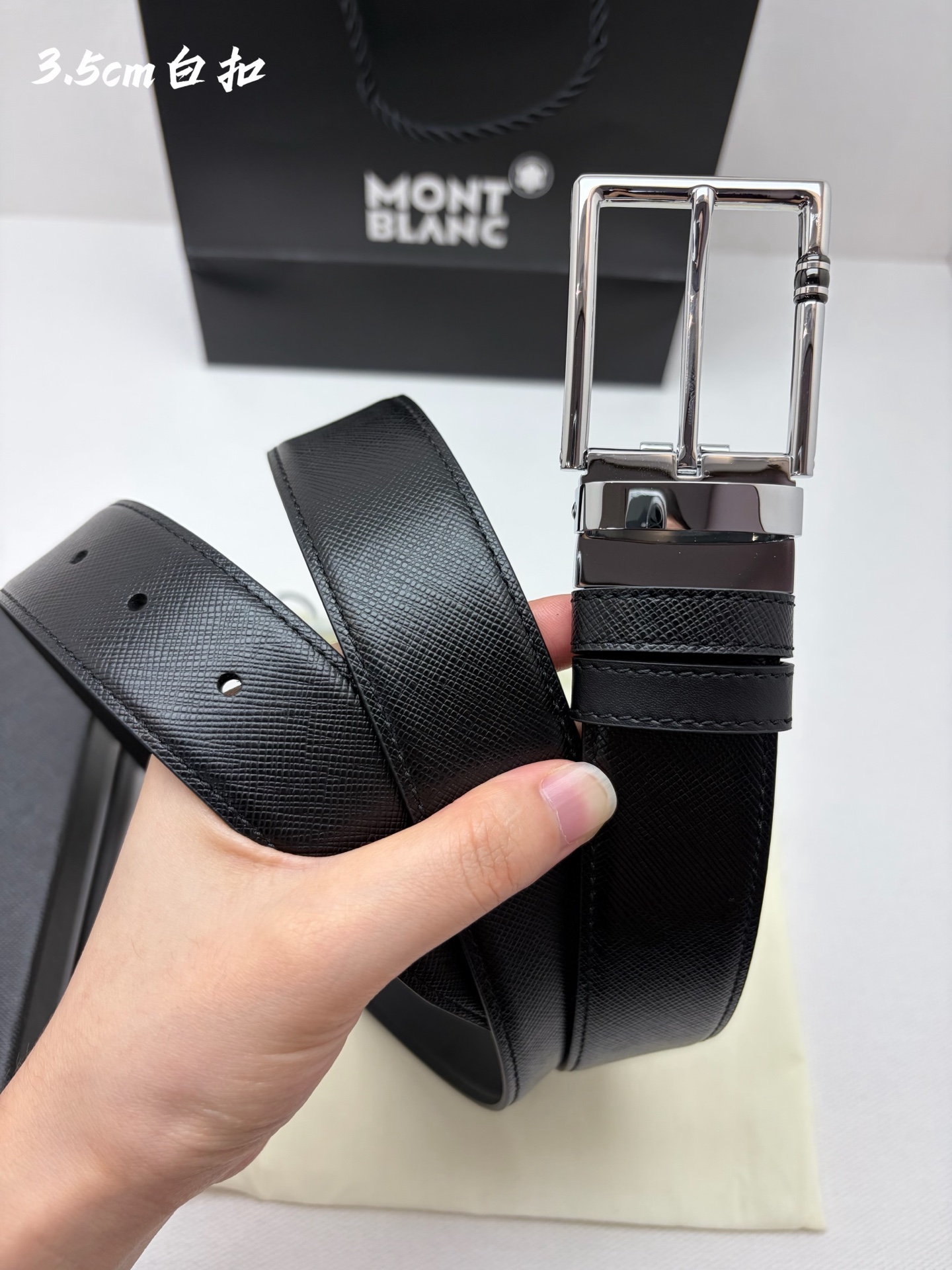 Montblanc万宝龙 宽3.5cm 采用头层牛皮 精品针式扣头 自由裁剪商务休闲皮带