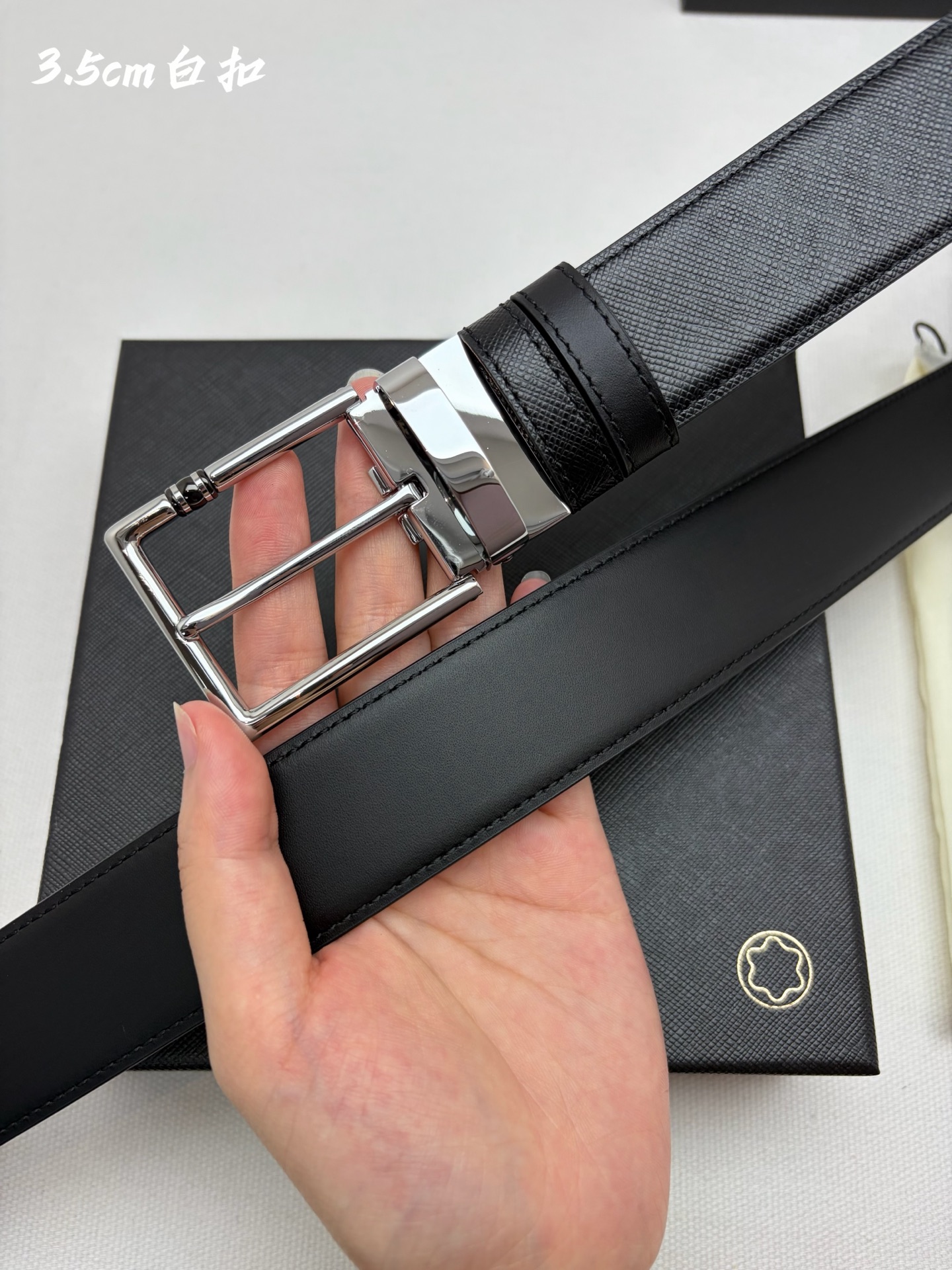 Montblanc万宝龙 宽3.5cm 采用头层牛皮 精品针式扣头 自由裁剪商务休闲皮带