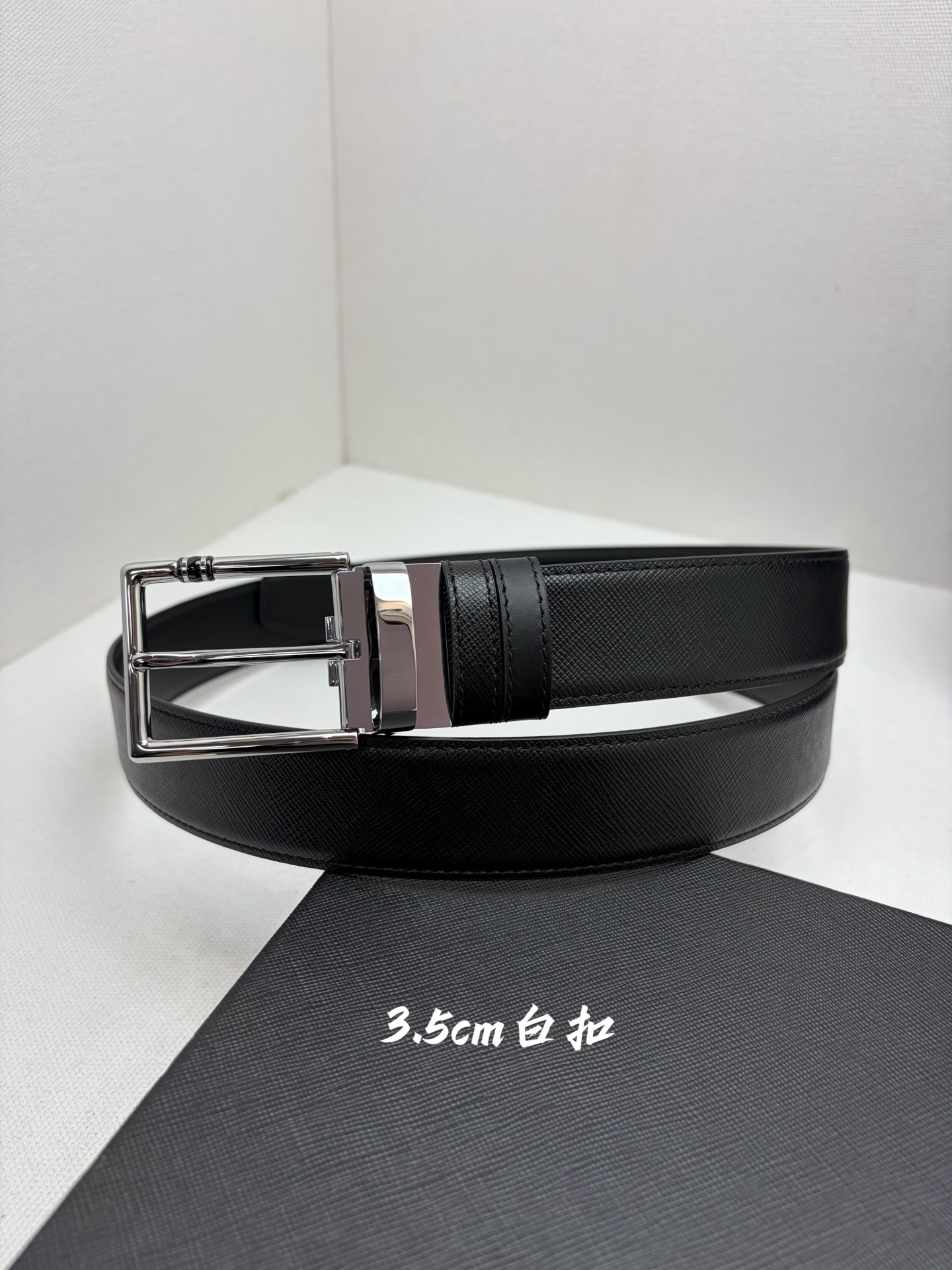 Montblanc万宝龙 宽3.5cm 采用头层牛皮 精品针式扣头 自由裁剪商务休闲皮带 Montblanc万宝龙 宽3.5cm 采用头层牛皮 精品针式扣头 自由裁剪商务休闲皮带
