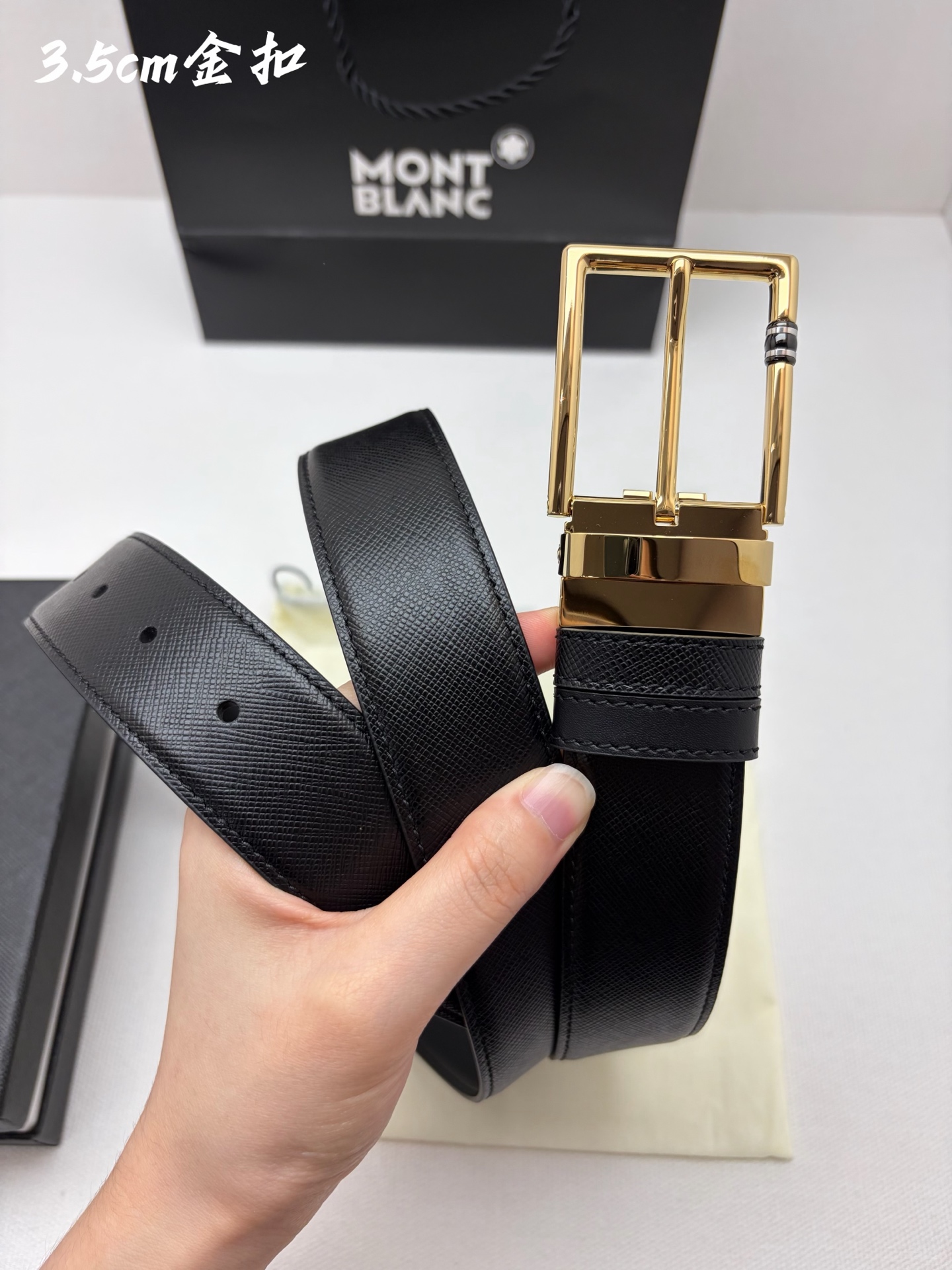 Montblanc万宝龙 宽3.5cm 采用头层牛皮 精品针式扣头 自由裁剪商务休闲皮带