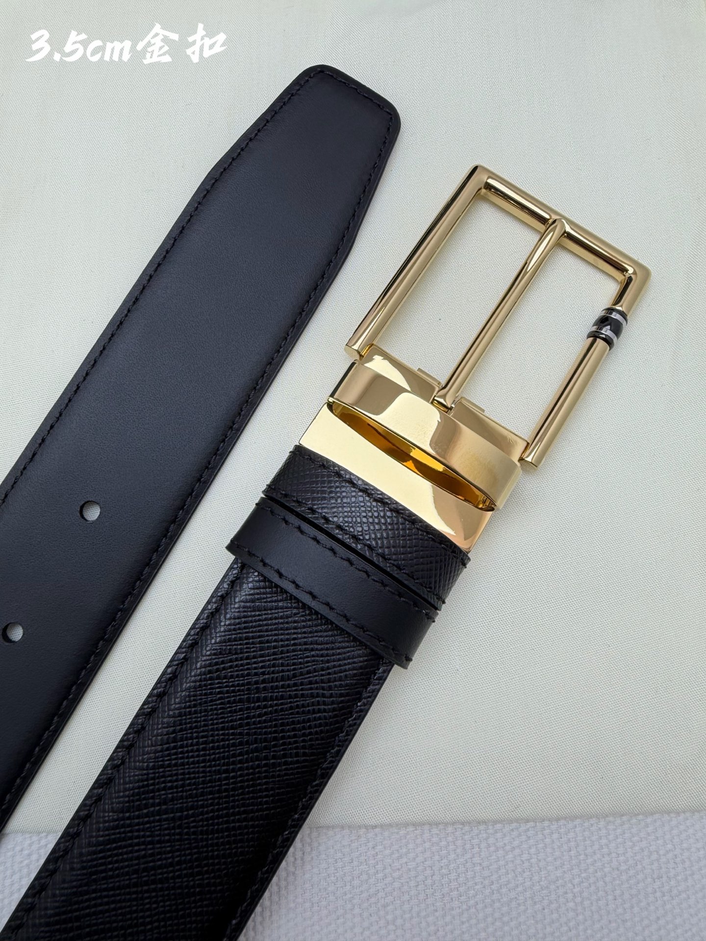 Montblanc万宝龙 宽3.5cm 采用头层牛皮 精品针式扣头 自由裁剪商务休闲皮带