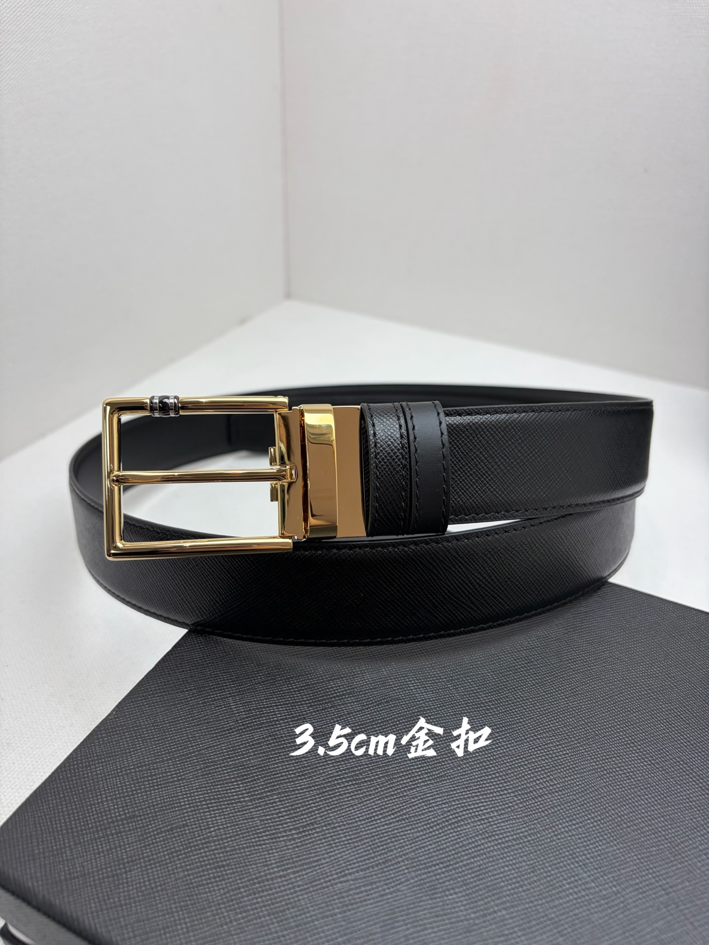 Montblanc万宝龙 宽3.5cm 采用头层牛皮 精品针式扣头 自由裁剪商务休闲皮带 Montblanc万宝龙 宽3.5cm 采用头层牛皮 精品针式扣头 自由裁剪商务休闲皮带