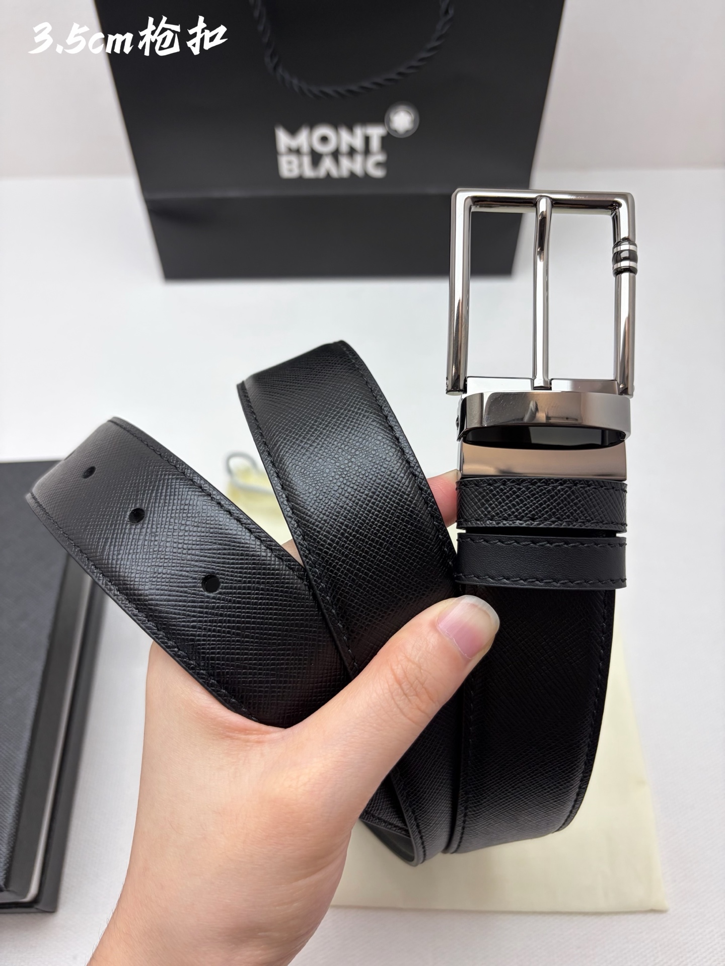 Montblanc万宝龙 宽3.5cm 采用头层牛皮 精品针式扣头 自由裁剪商务休闲皮带