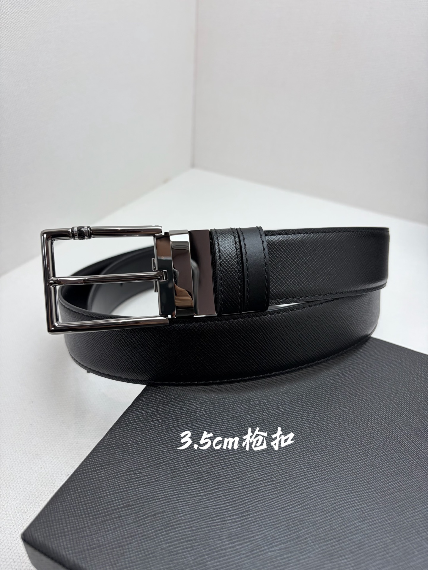 Montblanc万宝龙 宽3.5cm 采用头层牛皮 精品针式扣头 自由裁剪商务休闲皮带 Montblanc万宝龙 宽3.5cm 采用头层牛皮 精品针式扣头 自由裁剪商务休闲皮带