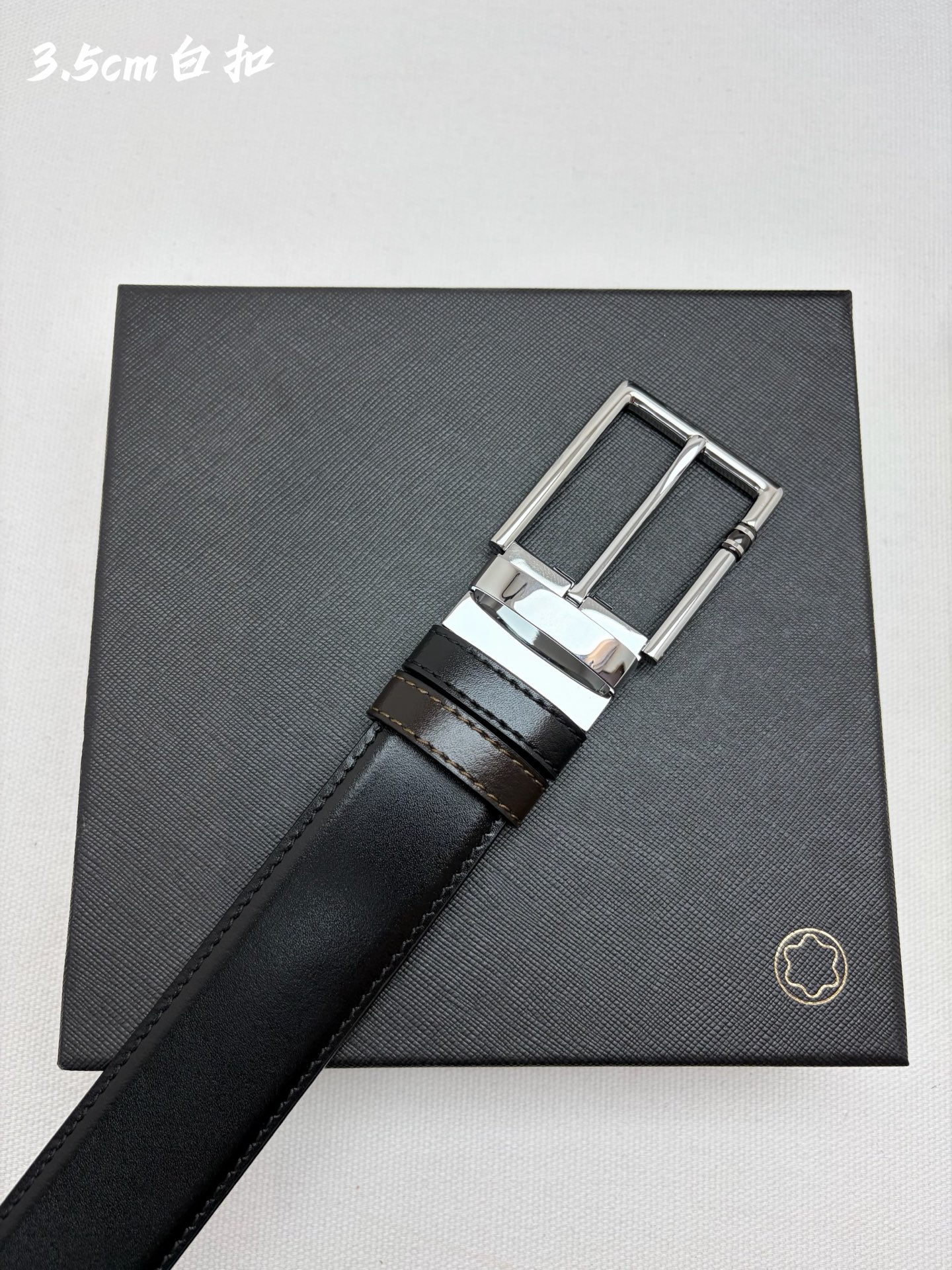 Montblanc万宝龙 宽3.5cm 采用头层牛皮 精品针式扣头 自由裁剪商务休闲皮带