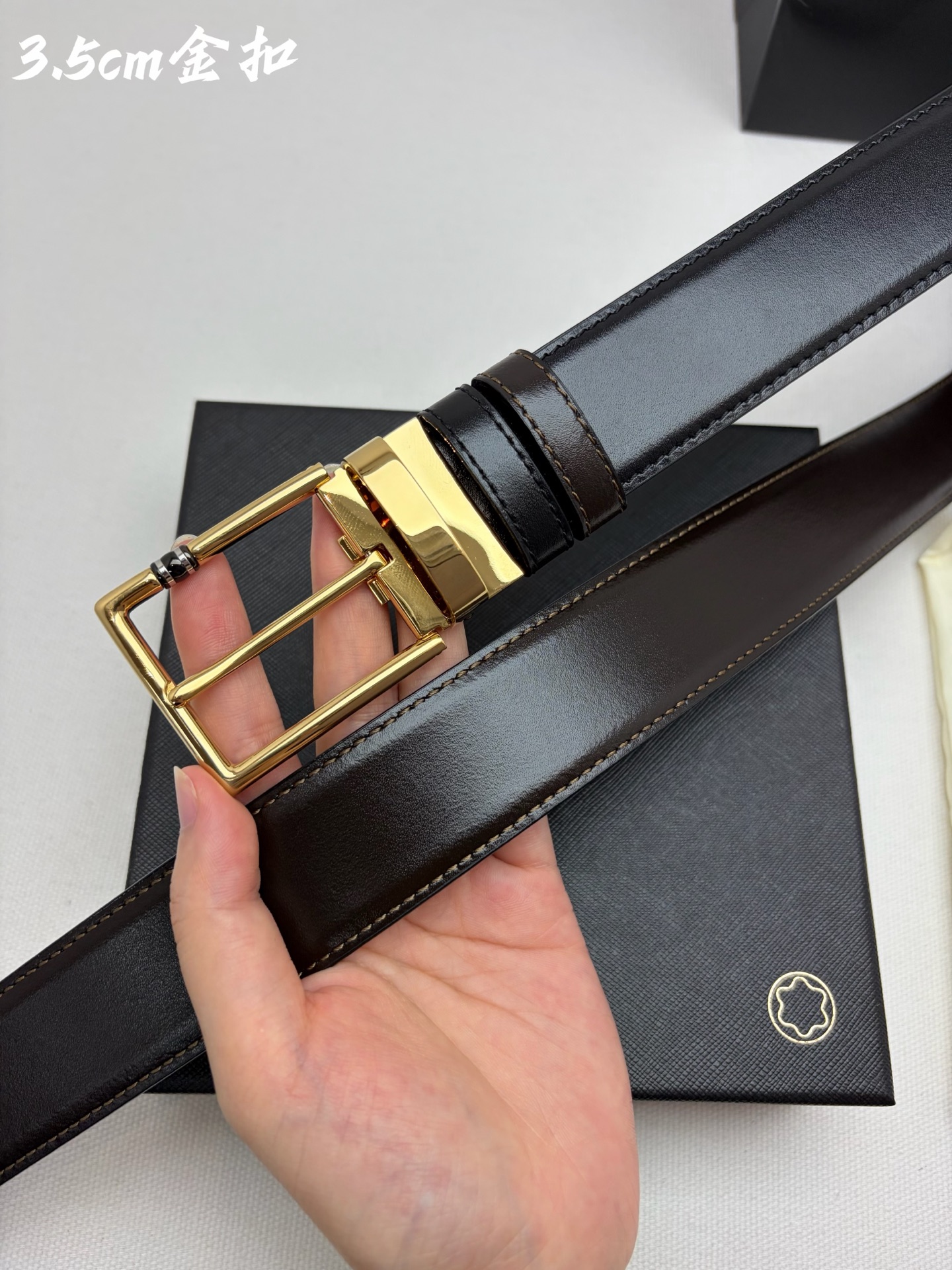 Montblanc万宝龙 宽3.5cm 采用头层牛皮 精品针式扣头 自由裁剪商务休闲皮带