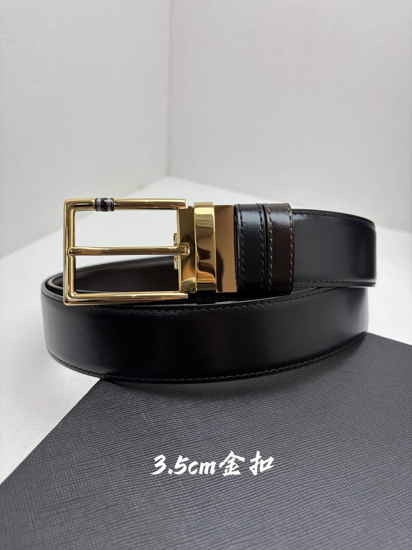 Montblanc万宝龙 宽3.5cm 采用头层牛皮 精品针式扣头 自由裁剪商务休闲皮带 Montblanc万宝龙 宽3.5cm 采用头层牛皮 精品针式扣头 自由裁剪商务休闲皮带