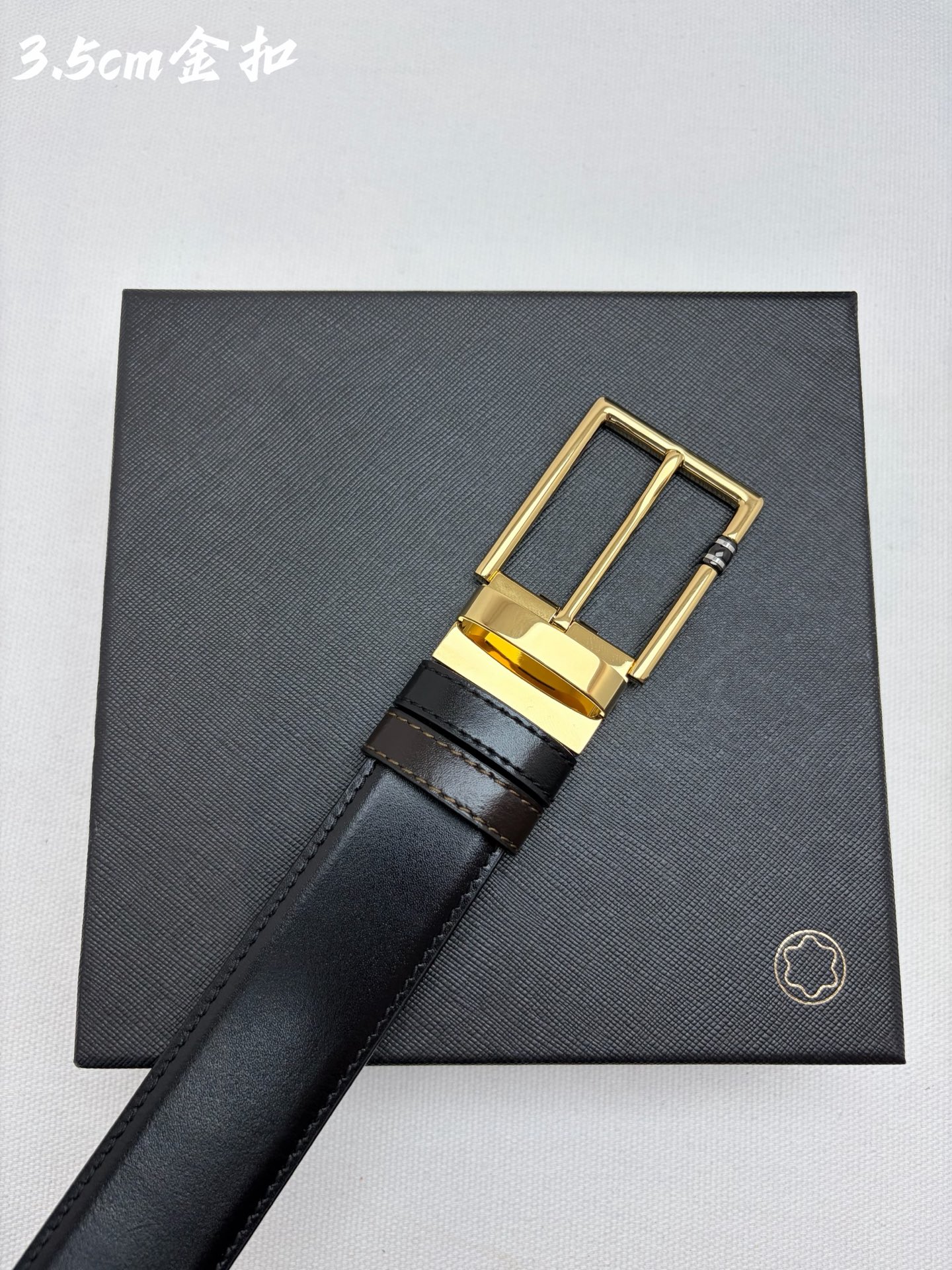 Montblanc万宝龙 宽3.5cm 采用头层牛皮 精品针式扣头 自由裁剪商务休闲皮带