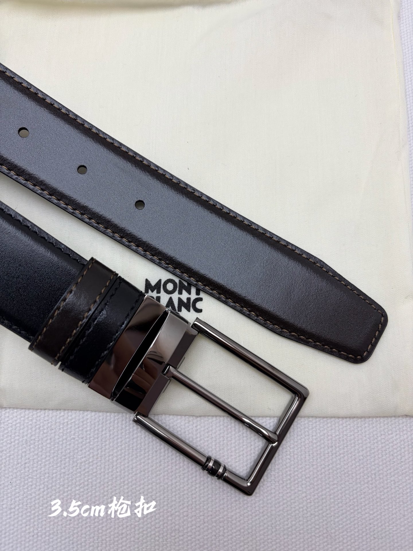 Montblanc万宝龙 宽3.5cm 采用头层牛皮 精品针式扣头 自由裁剪商务休闲皮带