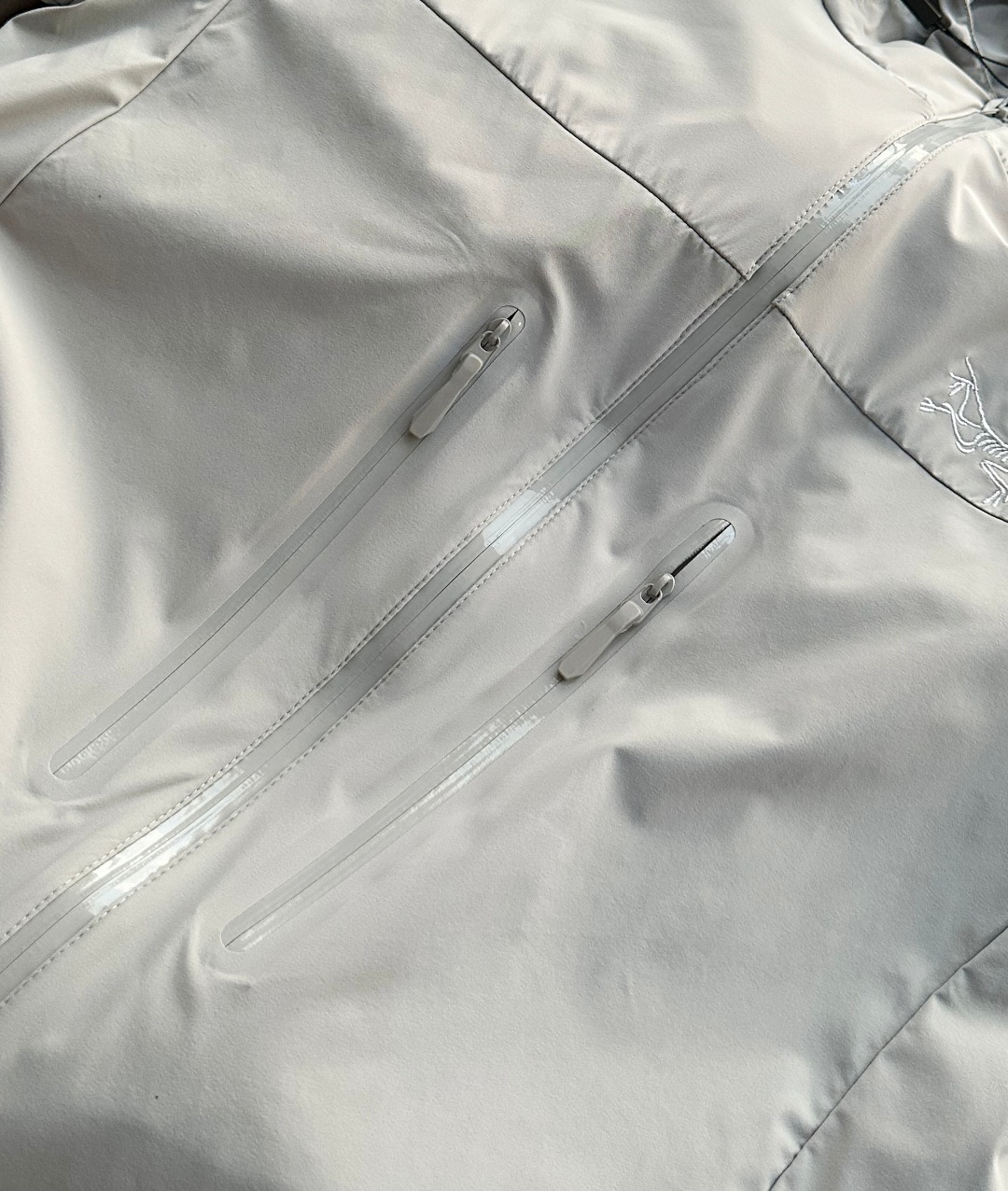 Chaqueta Ligera con Capucha Arc'teryx: Protección Solar y Transpirabilidad para Hombre y Mujer 19 o 1ipp3odto1sssui115o01t8g1ffa