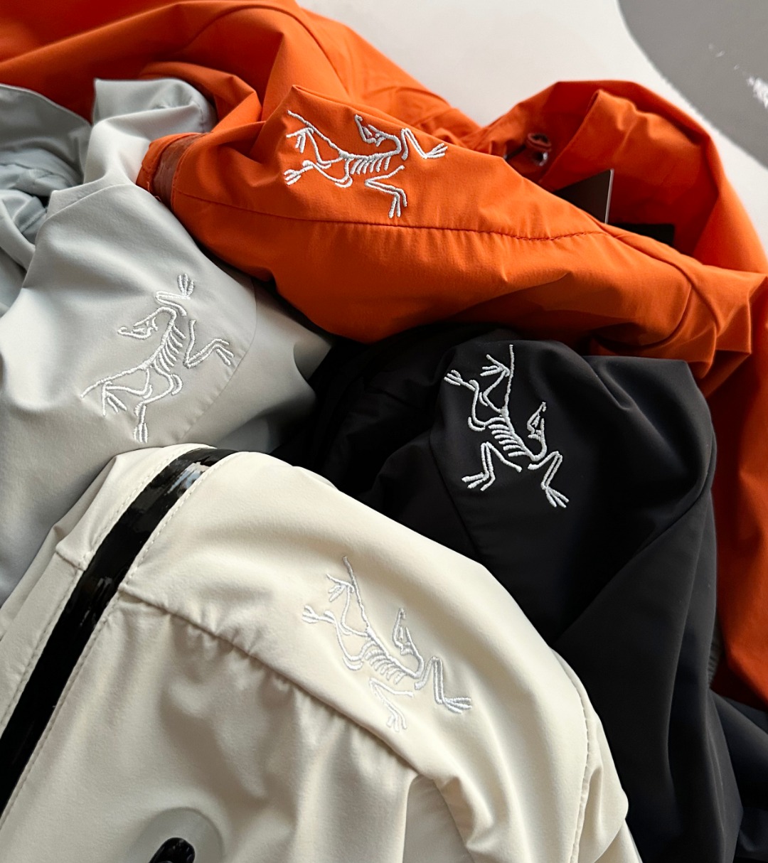 Chaqueta Ligera con Capucha Arc'teryx: Protección Solar y Transpirabilidad para Hombre y Mujer 6 o 1ipp3odtoie11841soeope1fuc7