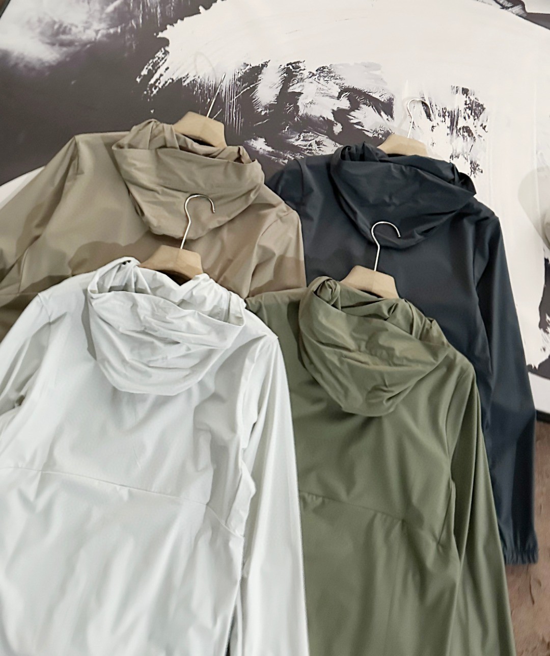 Chaqueta Ligera con Capucha KOLON SPORT para Hombre y Mujer - Protección Solar 8 a1746446891402 2763