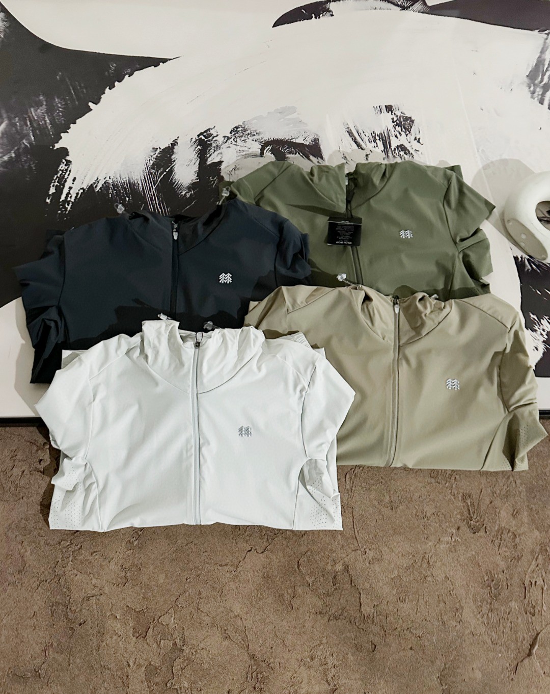 Chaqueta Ligera con Capucha KOLON SPORT para Hombre y Mujer - Protección Solar 22 a1746446894920 7804