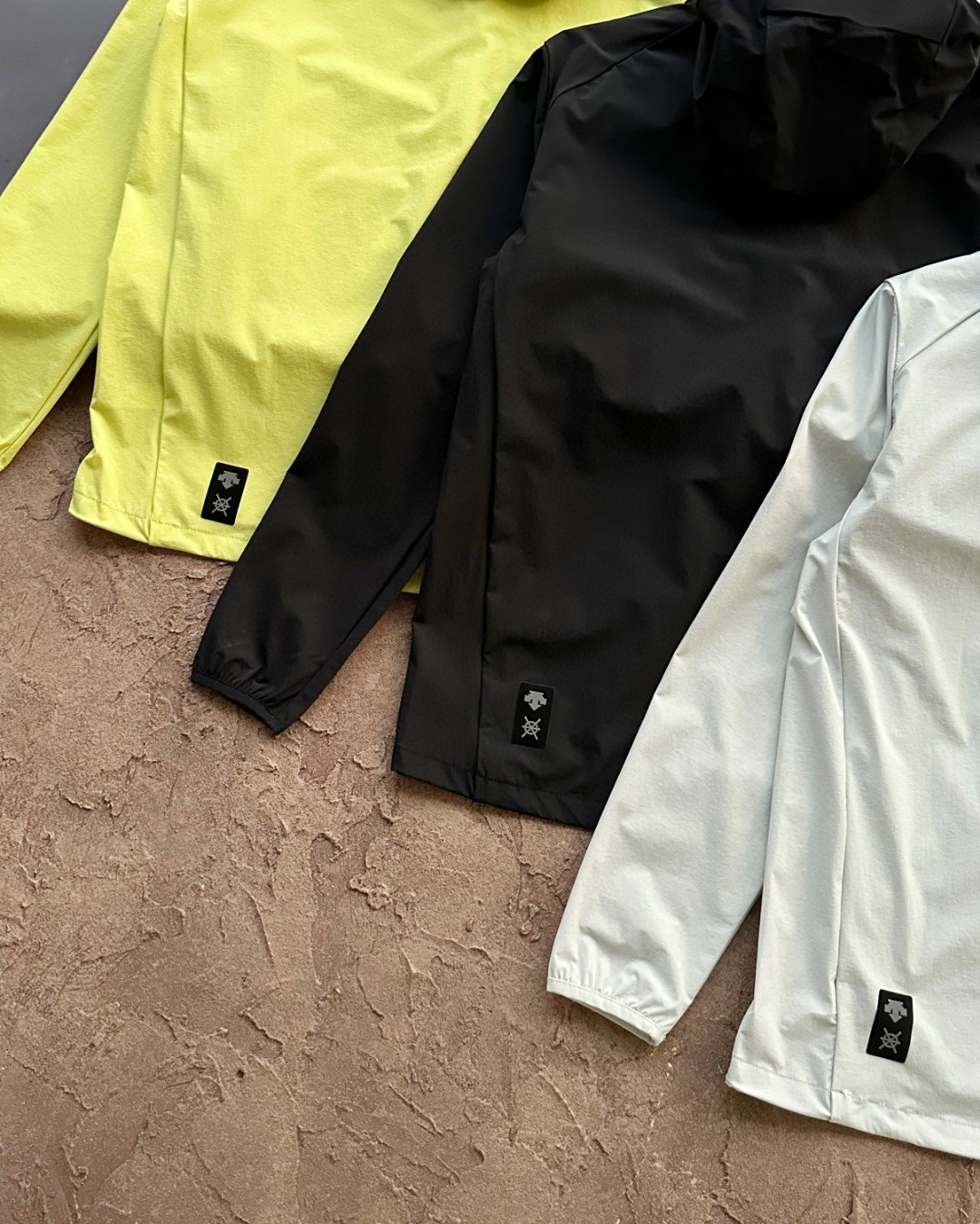 Chaqueta Ligera Descente con Capucha, Protección Solar y Transpirable para Hombre y Mujer 10 a1749376182023 7212