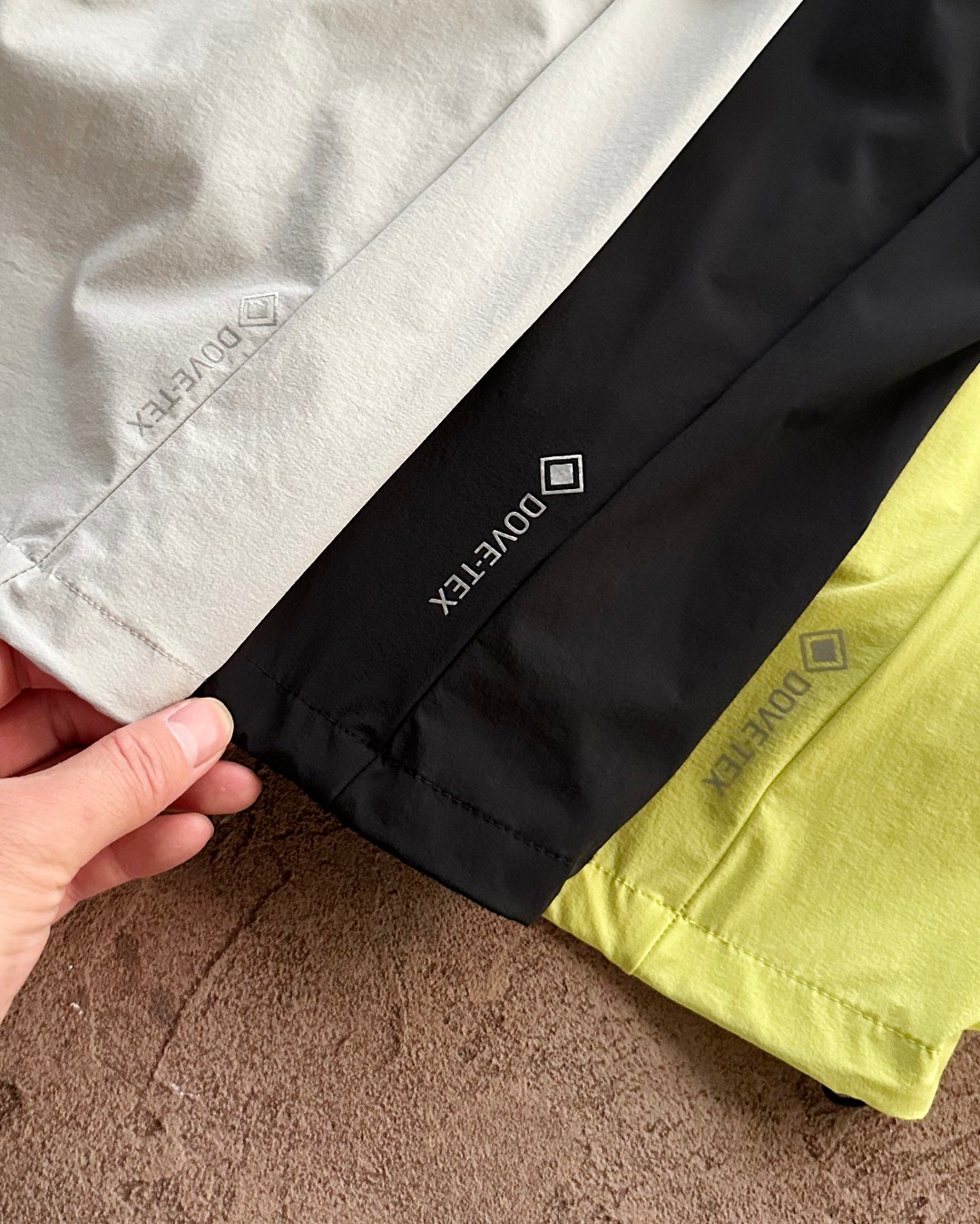 Chaqueta Ligera Descente con Capucha, Protección Solar y Transpirable para Hombre y Mujer 12 a1749376183107 4317