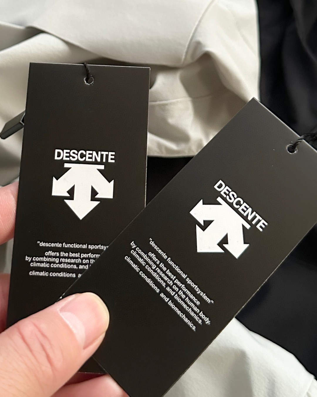 Chaqueta Ligera Descente con Capucha, Protección Solar y Transpirable para Hombre y Mujer 17 a1749376184190 4306