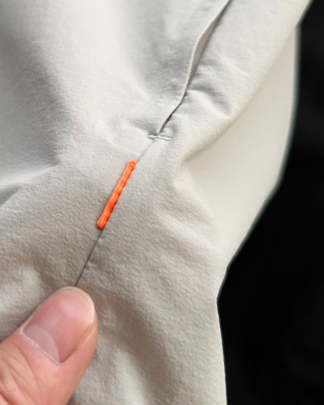 Chaqueta Ligera Descente con Capucha, Protección Solar y Transpirable para Hombre y Mujer 24 a1749376184989 7268