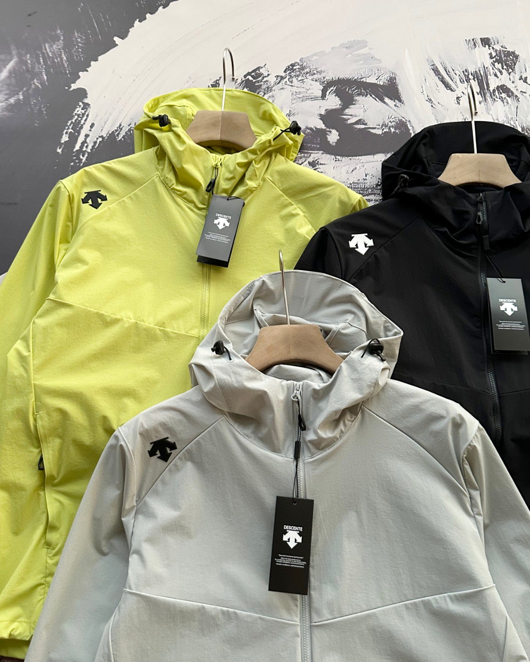 Chaqueta Ligera Descente con Capucha, Protección Solar y Transpirable para Hombre y Mujer 3 a1749376185732 0406