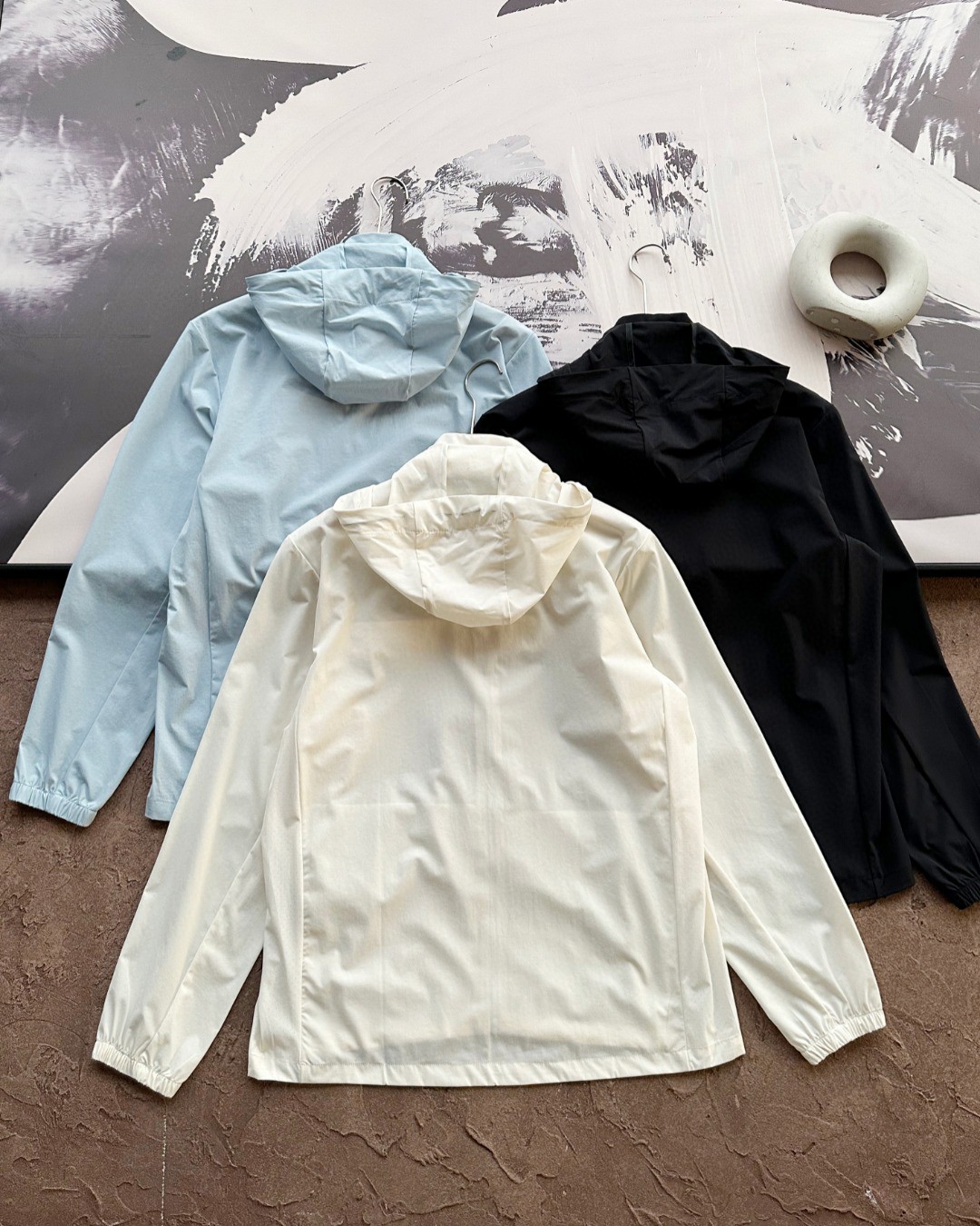 Chaqueta Ligera Arc'teryx con Capucha Desmontable y Protección Solar 11 a1750173344760 5688