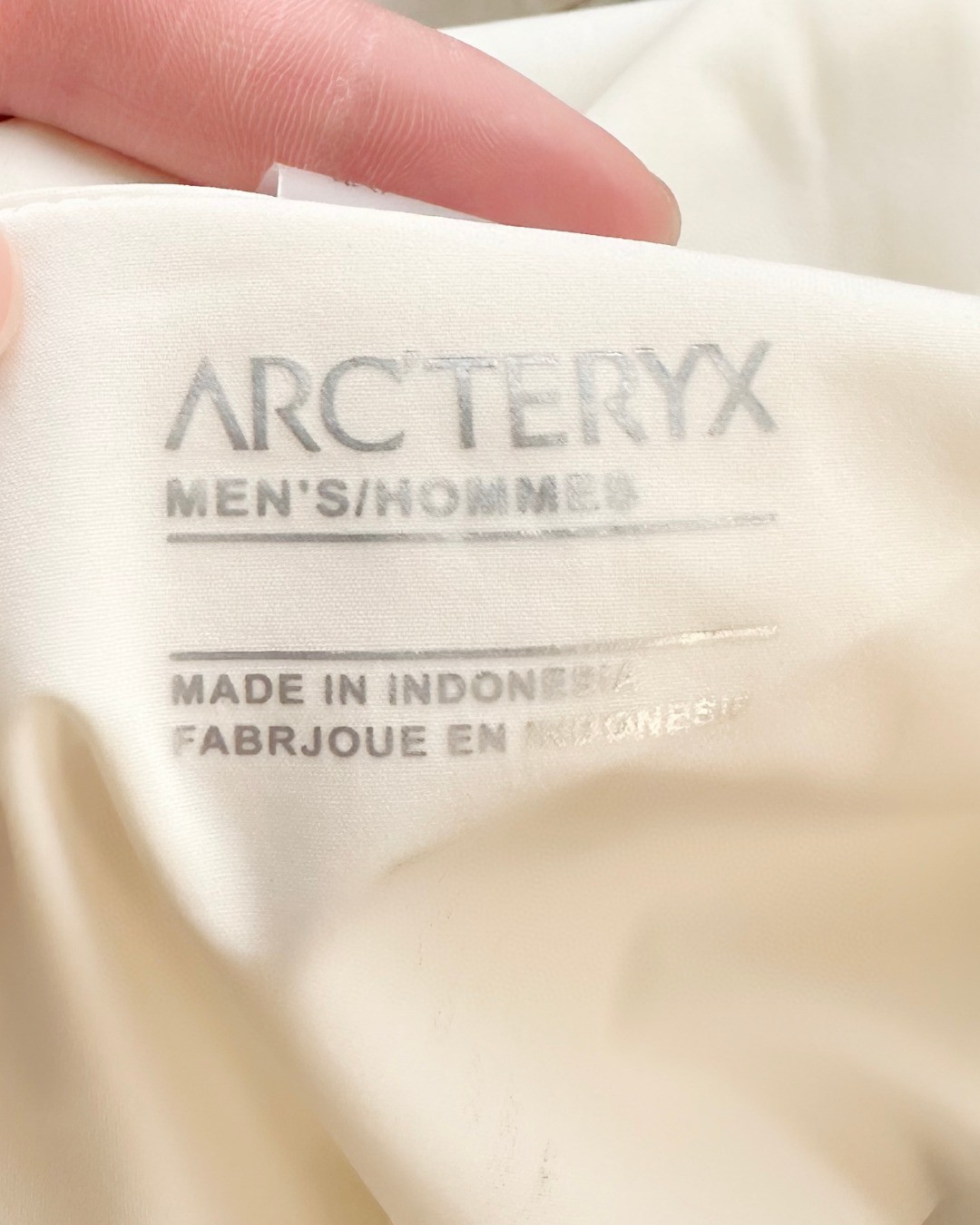 Chaqueta Ligera Arc'teryx con Capucha Desmontable y Protección Solar 17 a1750173346771 6338