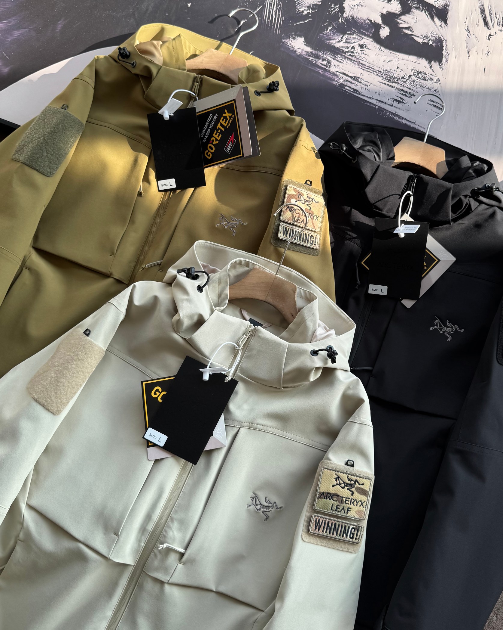 Alternative view of Windbreaker 08639
