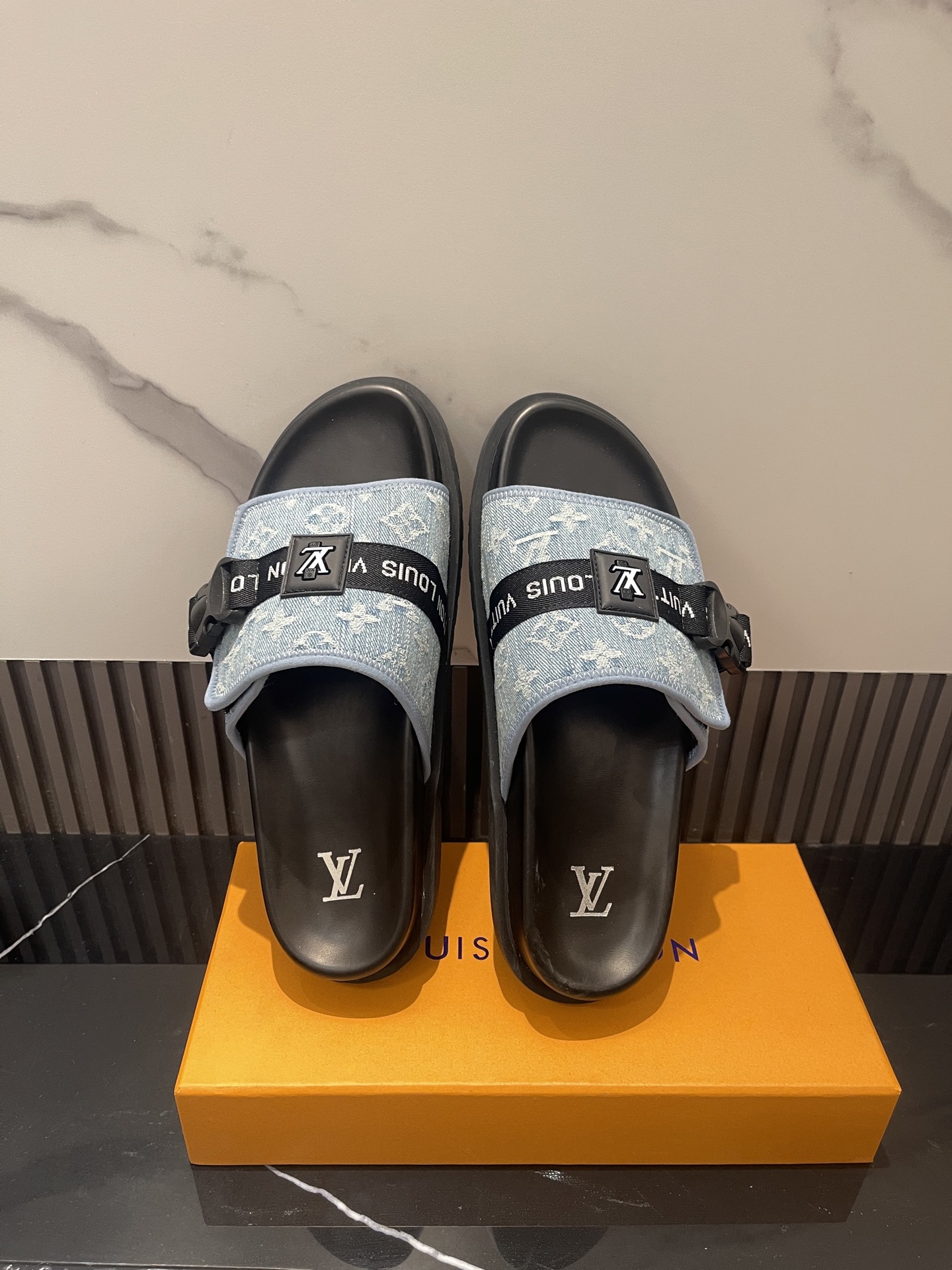 NO:265160,Couple model VUITTON LOUI.金博￣￣￣￣￣￣￣￣￣￣￣￣￣￣￣￣￣￣￣￣￣￣￣￣￣￣￣￣￣￣￣￣￣￣￣￣￣￣￣￣￣￣￣￣￣￣￣￣￣￣￣￣￣￣￣￣￣￣￣￣￣￣￣￣￣￣￣￣￣￣￣￣￣￣￣￣￣￣�19860909情侣款 VUITTON LOUI .馿家￣￣￣￣￣ ★顶级版本 ★原版开发 独家开模 ★码数35/46 多色可选,拖鞋,louis vuitton,slippers,Women's Shoes