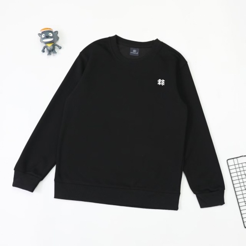 Kolon Sport Men's Classic Crew Neck Sweatshirt with Subtle Logo Detail 38 Kolon Sport Men's Classic Crew Neck Sweatshirt with Subtle Logo Detail