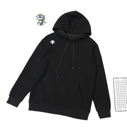 Descente Men's Classic Logo Hoodie, Fall 2025 Collection - Premium Cotton 1 Descente Men's Classic Logo Hoodie, Fall 2025 Collection - Premium Cotton