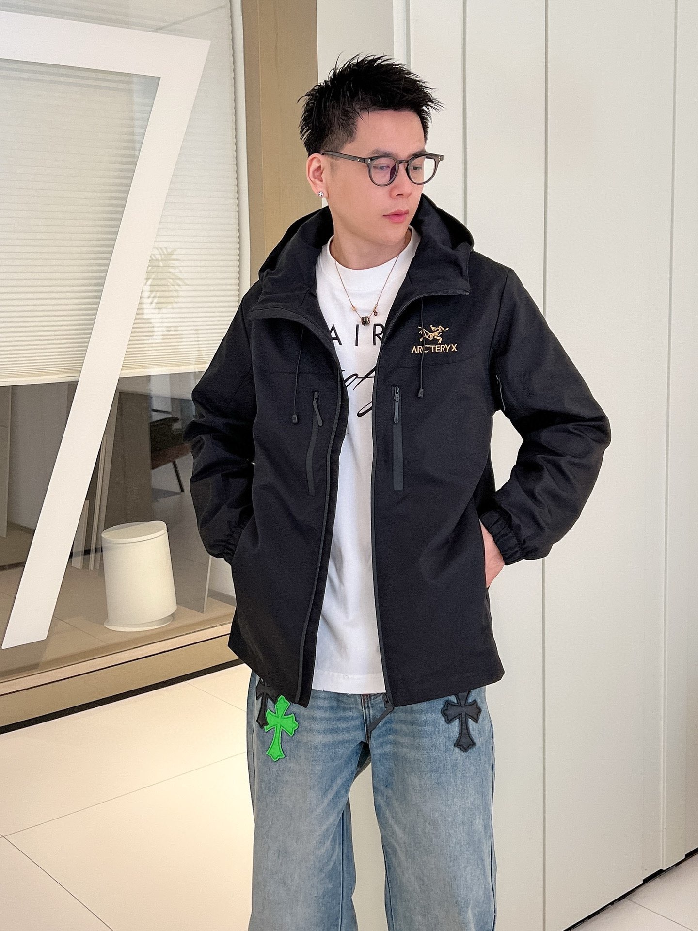 NO:530457,Archaeoptera Bird, the same style on the official website, complete three standards, and is released in advance. 2025ss autumn new men's jacket, double-sided original single three standards, high-end version, customized counter fabric, breathable and comfortable, impeccable details, brand element design concept, reflecting high quality. The feel is delicate and soft, presents casual cut, and the upper body style is superb. The number of sizes M~3XL, maximum wear 195 kilograms, arc'teryx, jackets & coats, jackets & coats, alexander wang19860909始祖鸟 官网同款,三标齐全,提前发售 2025ss秋季新款男士夹克外套,双面穿原单三标齐全高端版本 专柜定制面料 透气舒适度高,细节无可挑剔,品牌元素设计理念,体现高品质.手感细腻柔软 呈现休闲裁剪,上身版型超赞 码数M～3XL,最大穿195斤,arc'teryx,jackets & coats,jackets & coats,alexander wang,Men's clothing