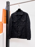 P245 LV 2025 Chaqueta nueva de primavera, nuevos productos de exhibición‼ La calidad es perfecta, cómoda y cálida cuando se usa en ambos lados, el color completo de tres estándares y el color atractivo, y el diseño muy destacado avanza fácilmente la sensación de moda. ¡meticuloso! ¡Una obra maestra de un diseñador de renombre! ¡La parte superior del cuerpo no se ve hinchada y súper guapo! Número de código spot: m ~ xxxl 1 P245 LV 2025 Chaqueta nueva de primavera, nuevos productos de exhibición‼ La calidad es perfecta, cómoda y cálida cuando se usa en ambos lados, el color completo de tres estándares y el color atractivo, y el diseño muy destacado avanza fácilmente la sensación de moda. ¡meticuloso! ¡Una obra maestra de un diseñador de renombre! ¡La parte superior del cuerpo no se ve hinchada y súper guapo! Número de código spot: m ~ xxxl