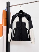 P335 Prada 2025 Chaqueta nueva de primavera, nuevos productos de espectáculos‼ La calidad es perfecta, cómoda y cálida cuando se usa en ambos lados, el color completo de tres estándares y el color atractivo, y el diseño muy destacado avanza fácilmente la sensación de moda. ¡meticuloso! ¡Una obra maestra de un diseñador de renombre! ¡La parte superior del cuerpo no se ve hinchada y súper guapo! Número de código spot: m ~ xxxl 1 P335 Prada 2025 Chaqueta nueva de primavera, nuevos productos de espectáculos‼ La calidad es perfecta, cómoda y cálida cuando se usa en ambos lados, el color completo de tres estándares y el color atractivo, y el diseño muy destacado avanza fácilmente la sensación de moda. ¡meticuloso! ¡Una obra maestra de un diseñador de renombre! ¡La parte superior del cuerpo no se ve hinchada y súper guapo! Número de código spot: m ~ xxxl