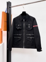 P335 Prada 2025 Chaqueta nueva de primavera, nuevos productos de espectáculos‼ La calidad es perfecta, cómoda y cálida cuando se usa en ambos lados, el color completo de tres estándares y el color atractivo, y el diseño muy destacado avanza fácilmente la sensación de moda. ¡meticuloso! ¡Una obra maestra de un diseñador de renombre! ¡La parte superior del cuerpo no se ve hinchada y súper guapo! Número de código spot: m ~ xxxl 1 P335 Prada 2025 Chaqueta nueva de primavera, nuevos productos de espectáculos‼ La calidad es perfecta, cómoda y cálida cuando se usa en ambos lados, el color completo de tres estándares y el color atractivo, y el diseño muy destacado avanza fácilmente la sensación de moda. ¡meticuloso! ¡Una obra maestra de un diseñador de renombre! ¡La parte superior del cuerpo no se ve hinchada y súper guapo! Número de código spot: m ~ xxxl