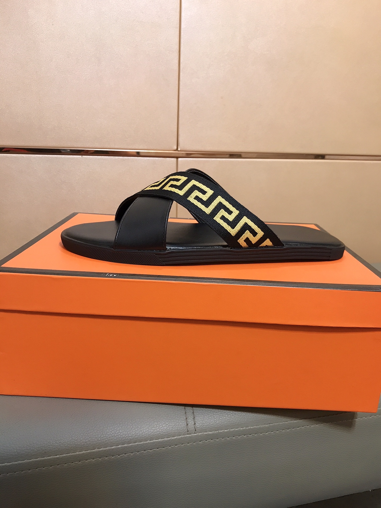 New Vanderstrel Slipper Series 2024: Stylish Men’s Elemental Slippers with Special Comfort Sole - 图片 1