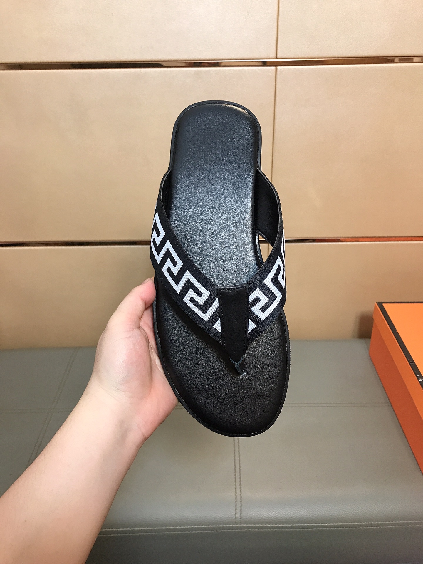 Introducing New Vanderstrel Slipper Series 2024: Comfortable and Stylish Men’s Footwear at Affordable Price - 图片 2