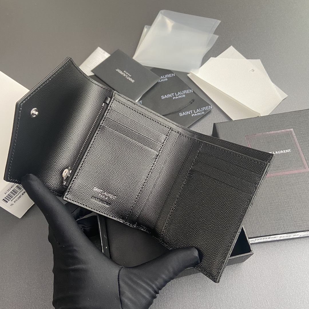 Saint Laurent 五金 MATELASSE短款粒面壓印皮革三折短包
