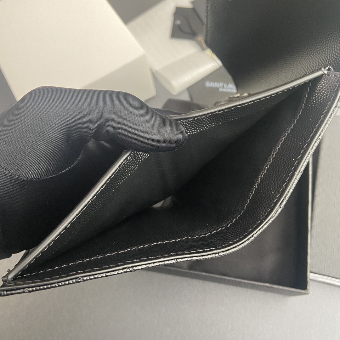 Saint Laurent 五金 MATELASSE短款粒面壓印皮革三折短包
