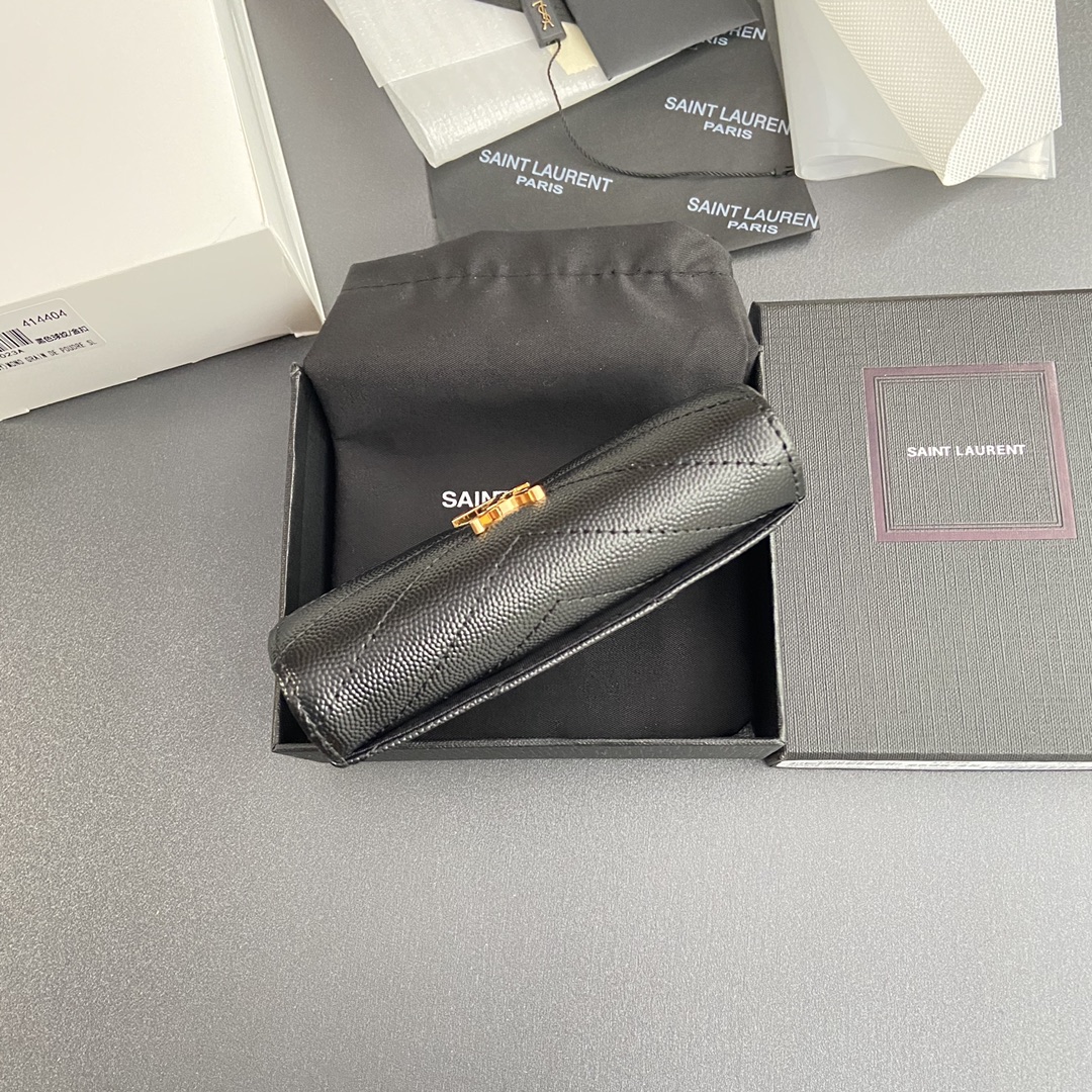 Prada 五金 MATELASSE短款粒面壓印皮革信封錢包