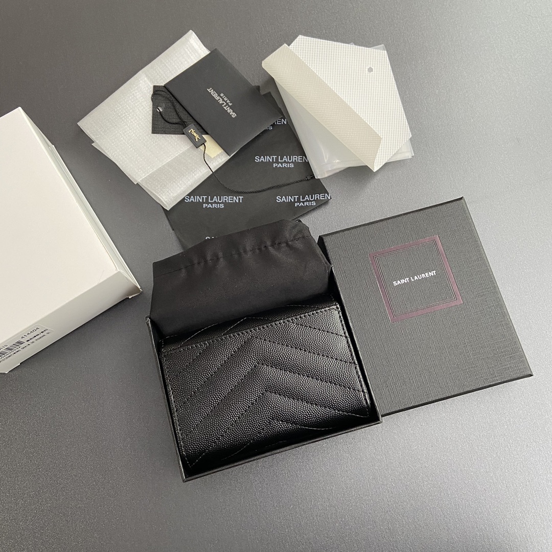Prada 五金 MATELASSE短款粒面壓印皮革信封錢包