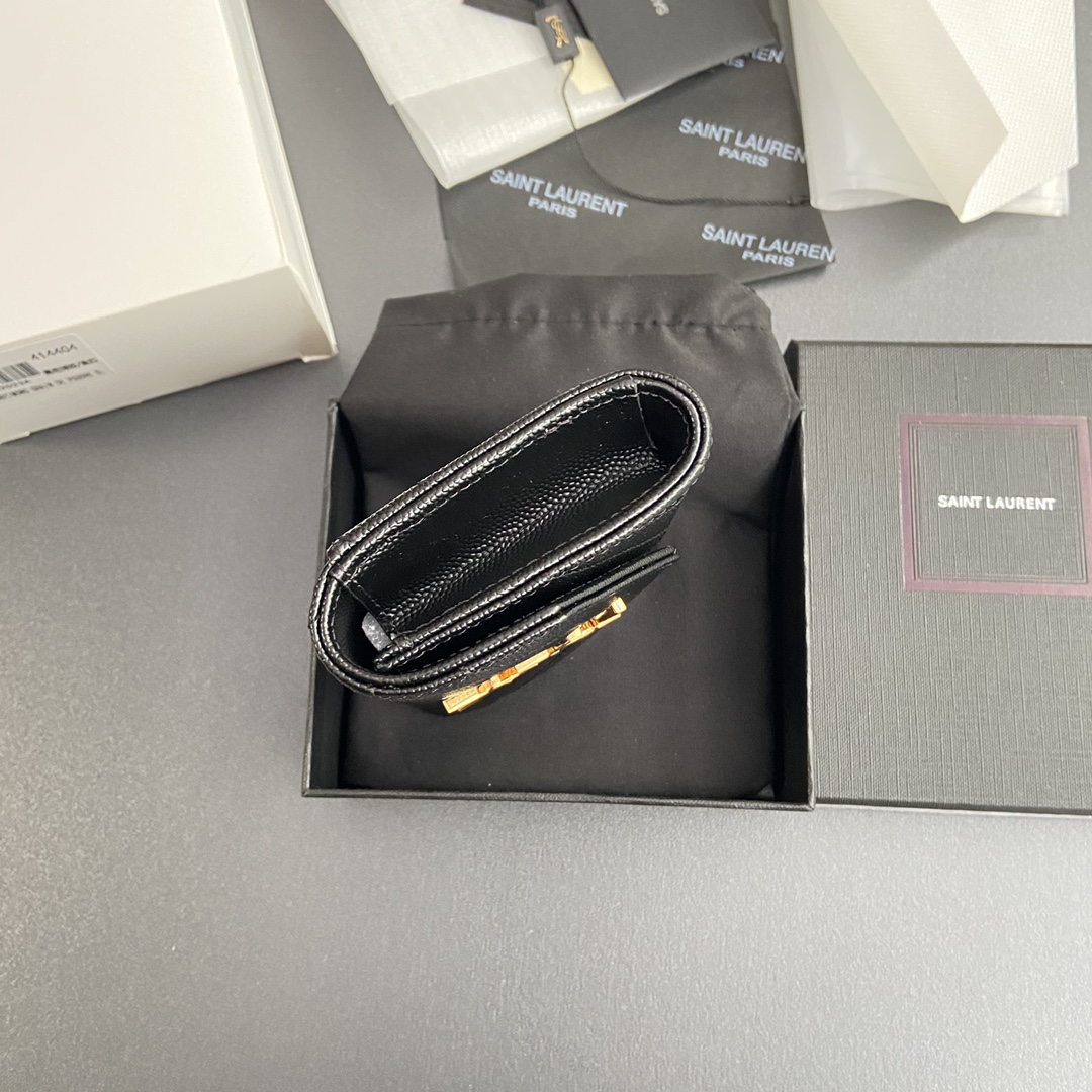 Prada 五金 MATELASSE短款粒面壓印皮革信封錢包