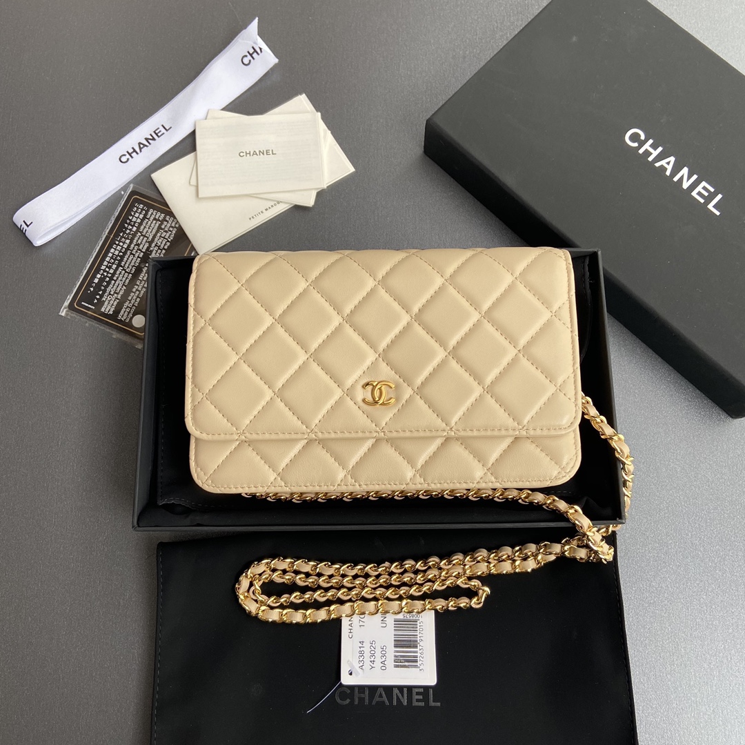 NO:672945,Xiaoxiang imported Italian lambskin Item number: A33814 Price: Size: w20×h13×d3.5cm Color: apricot lambskin gold steel mark, chanel wallet, chanel, wallets, sheepskin19860909小香进口意大利小羊皮 货号:A33814 价格: 尺寸:w20×h13×d3.5cm 颜色:杏色小羊皮金色钢唛,chanel钱包,chanel,wallets,sheepskin,欧美剧