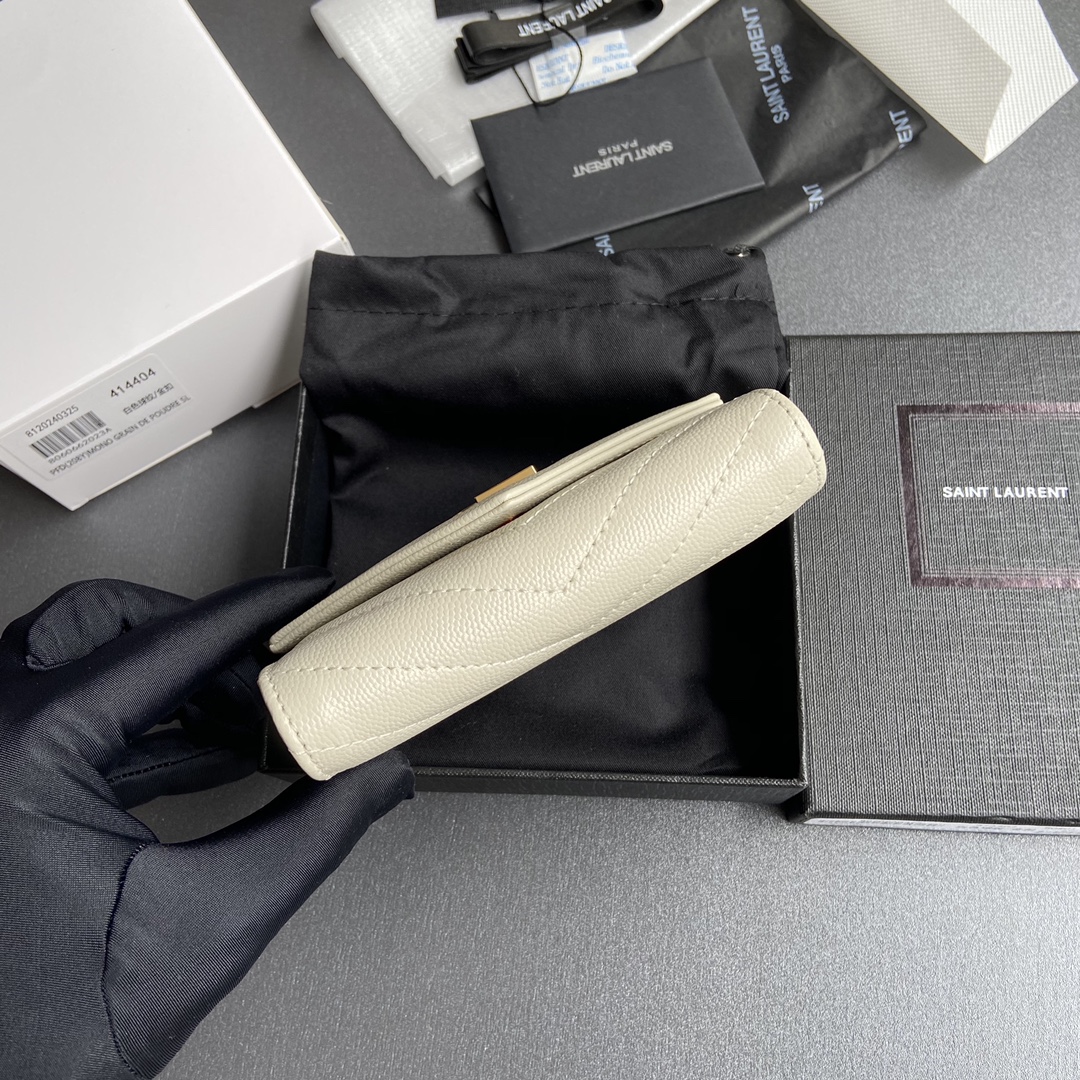 Prada 五金 MATELASSE短款粒面壓印皮革信封錢包