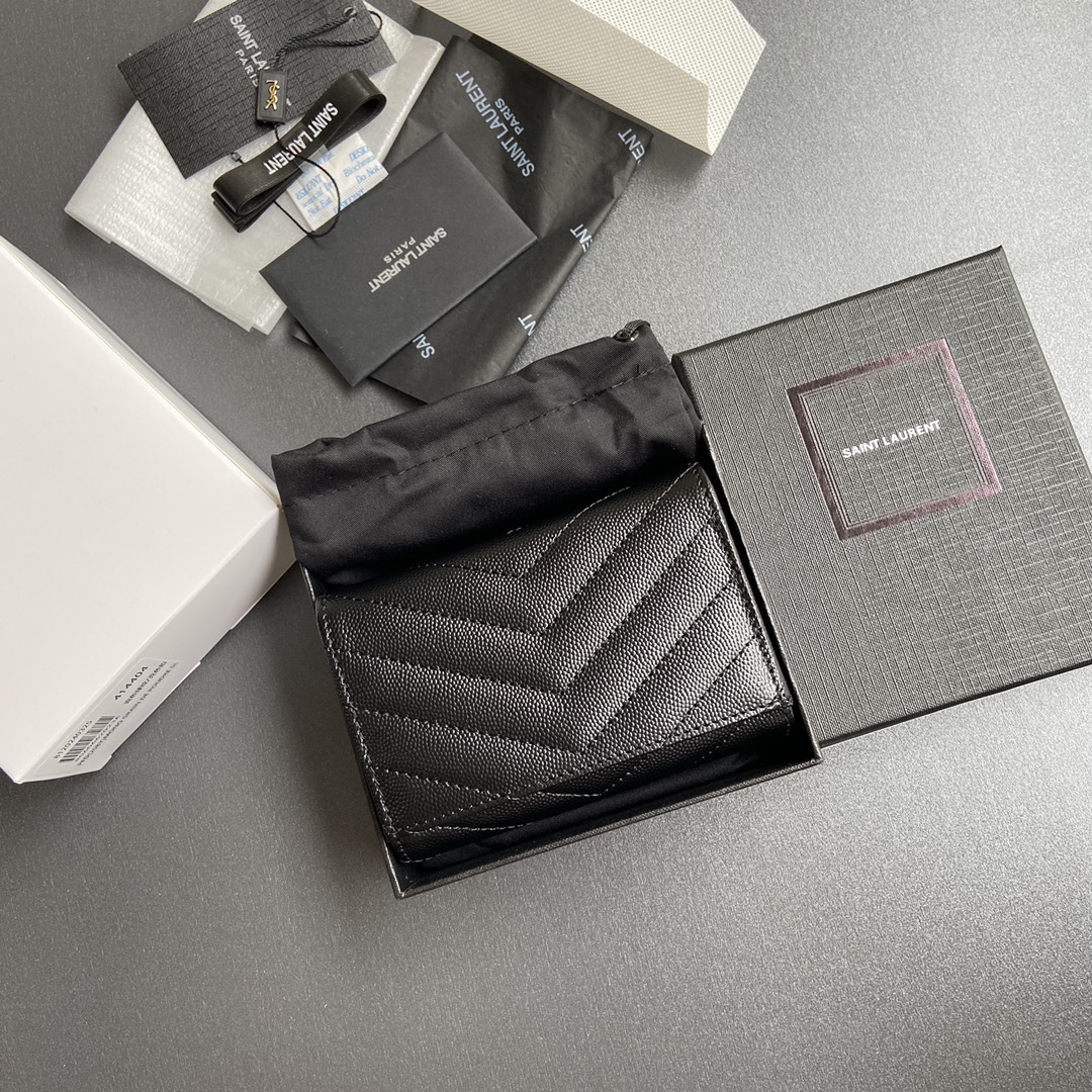 Prada 五金 MATELASSE短款粒面壓印皮革信封錢包