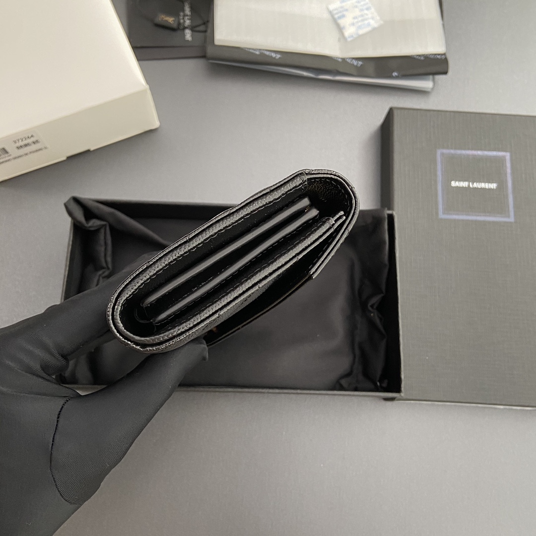 Saint Laurent 五金 MATELASSE翻盖粒面压印皮革钱包