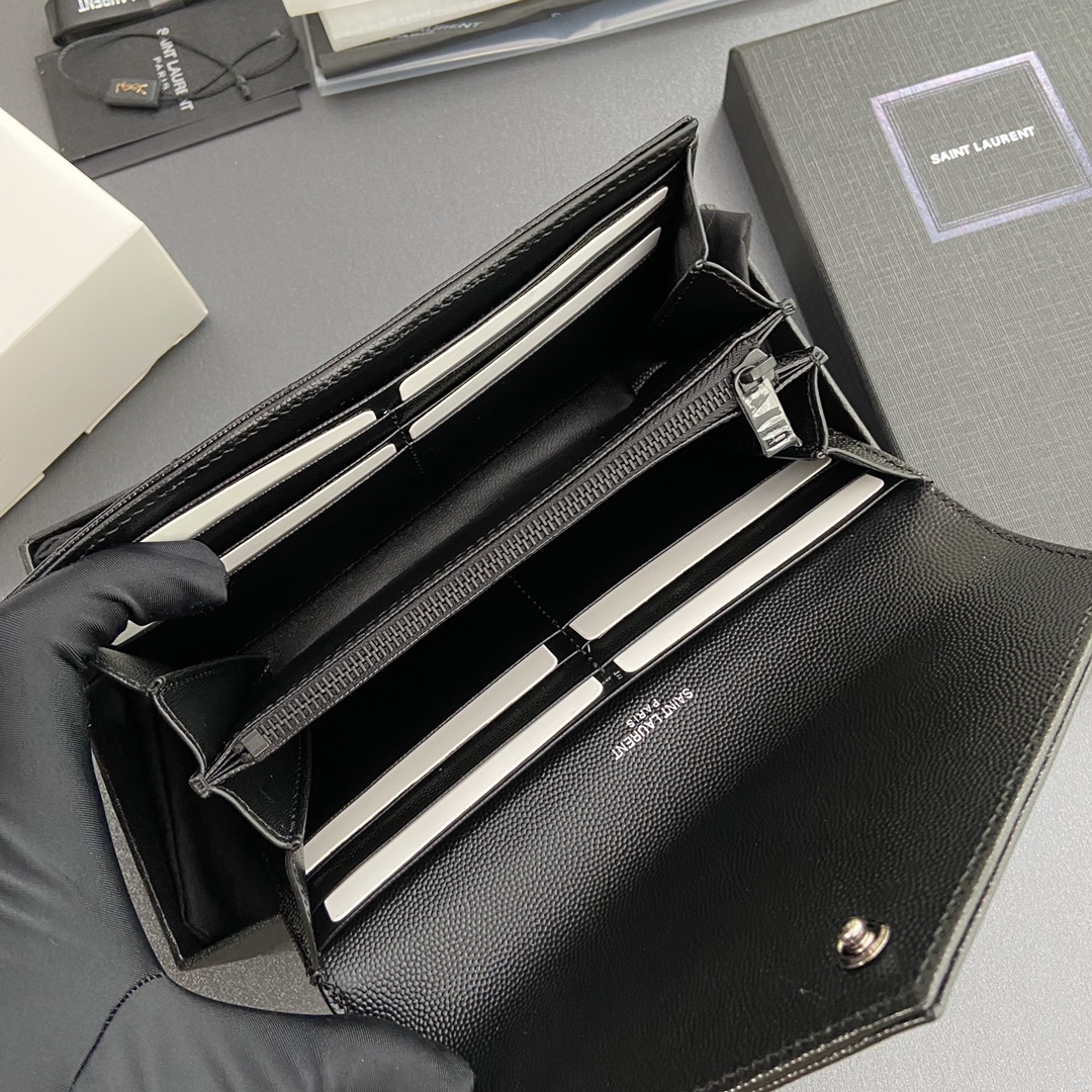 Saint Laurent 五金 MATELASSE翻盖粒面压印皮革钱包