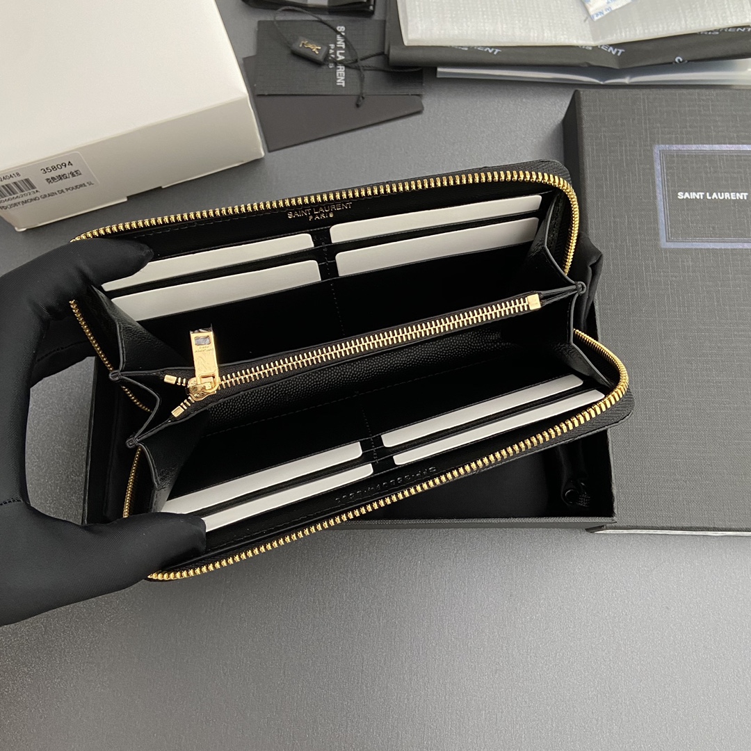 Saint Laurent 五金 MATELASSE翻盖粒面压印皮革环绕式拉链钱包
