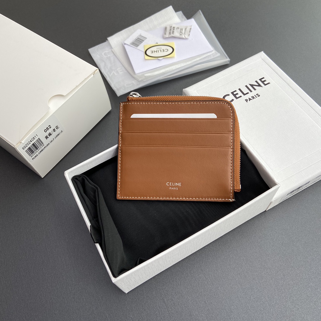 NO:182900,【Excellent pure steel hardware original leather】TRIOMPHE logo printed sheepskin zipper card bag/Xiaosai Zipper locking, fabric lining, silver hot stamping and hardware 1 flat pocket 4 card granules Number: 10D882CCP.04LU 082 Yellow-brown/presbyterian Size: w11.5×h9.5cm, Celine wallet, celine, wallets, sheepskin19860909【特级纯钢五金原厂皮】TRIOMPHE标志印花羊皮拉链卡包/小赛 拉链锁闭,織物面料襯裡,銀色燙金與五金 1个扁平口袋 4个卡糟 编号:10D882CCP.04LU 082 黃褐/老花 尺寸:w11.5×h9.5cm,赛琳钱包,celine,wallets,sheepskin,Bag
