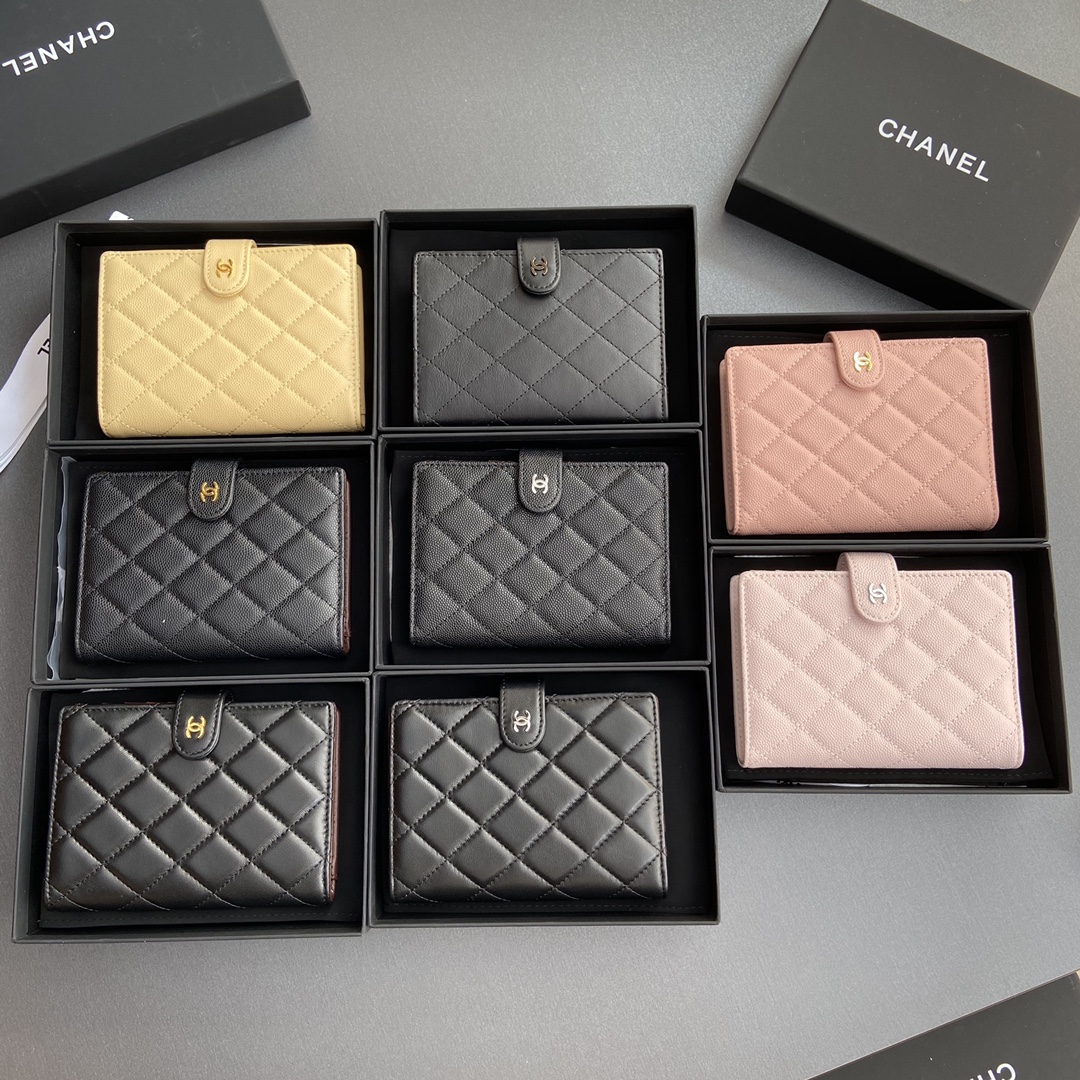NO:574632,[Special grade hardware original leather] Xiaoxiang passport holder series, quilted with iconic metal logo, metal hardware, special Italian imported leather No.: 96066 Xiaoxiang combination picture, Chanel wallet, chanel, wallets19860909【特级五金原厂皮】 小香護照夾系列 絎縫配以標志性金屬標志 金屬五金,专用意大利进口皮 编号:96066  小香組合圖,香奈儿钱包,chanel,wallets,Bag