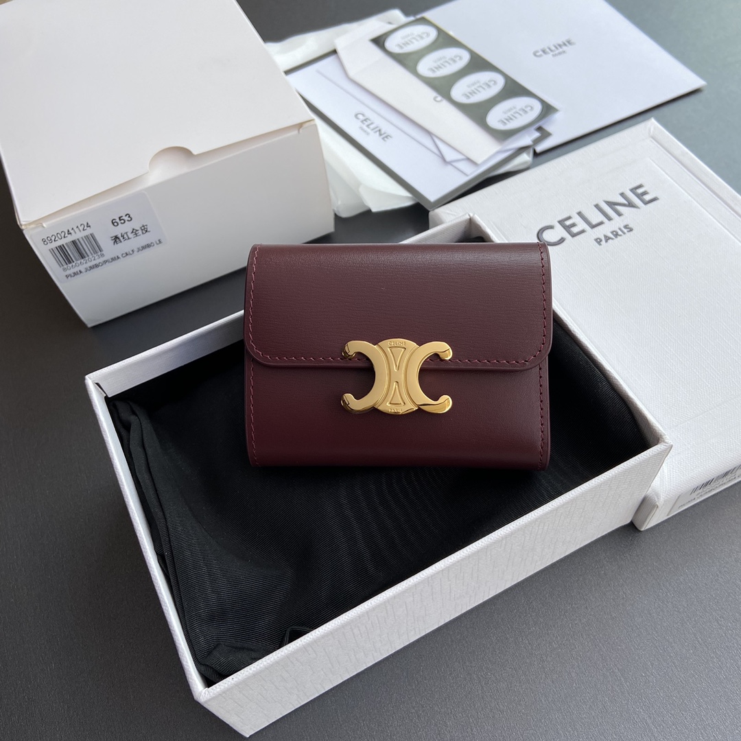 NO:185715,[Excellent pure steel hardware original leather] TRIOMPHE shiny leather short wallet/Xiaosai 4 card gravel 2 patch pockets 1 cash compartment 1 removable zipper card bag with snaps No.: 10l653DS3.04LU652 653 Burgundy full leather Size: w9.5×h7.5×3cm, Celine wallet, celine, wallets19860909【特级纯钢五金原厂皮】 TRIOMPHE亮泽皮皮革短款钱包/小赛 4个卡糟 2个贴袋 1个现金隔层 1个可拆卸拉链卡包,配按扣 编号:10l653DS3.04LU652 653 酒紅色全皮 尺寸:w9.5×h7.5×3cm,赛琳钱包,celine,wallets,Bag