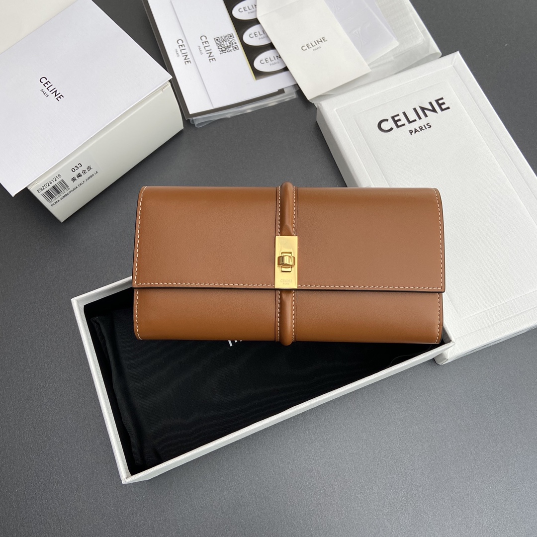 NO:187495,【Original leather of premium pure steel hardware】 TRIOMPHE16 shiny cowhide leather wallet Cowhide leather lining/fabric Gold finish Rotary lock opening and closing 1 zipper coupon bag 12 slug 1 banknote bag 2 gusset compartments No.: 10M033CQ7.04LU033 033 Yellow-brown full leather Size: w10.2×h7.5×d2.5cm, Celine wallet, celine, wallets, cowhide19860909【特级纯钢五金原厂皮】 TRIOMPHE16亮泽牛皮革錢包 牛皮革 牛皮革襯裡/織物 金色飾面 旋轉鎖扣開合 1個拉鏈零錢袋 12個卡糟 1個紙幣袋 2個角撐隔層 编号:10M033CQ7.04LU033 033 黃褐全皮 尺寸:w10.2×h7.5×d2.5cm,赛琳钱包,celine,wallets,cowhide,Bag