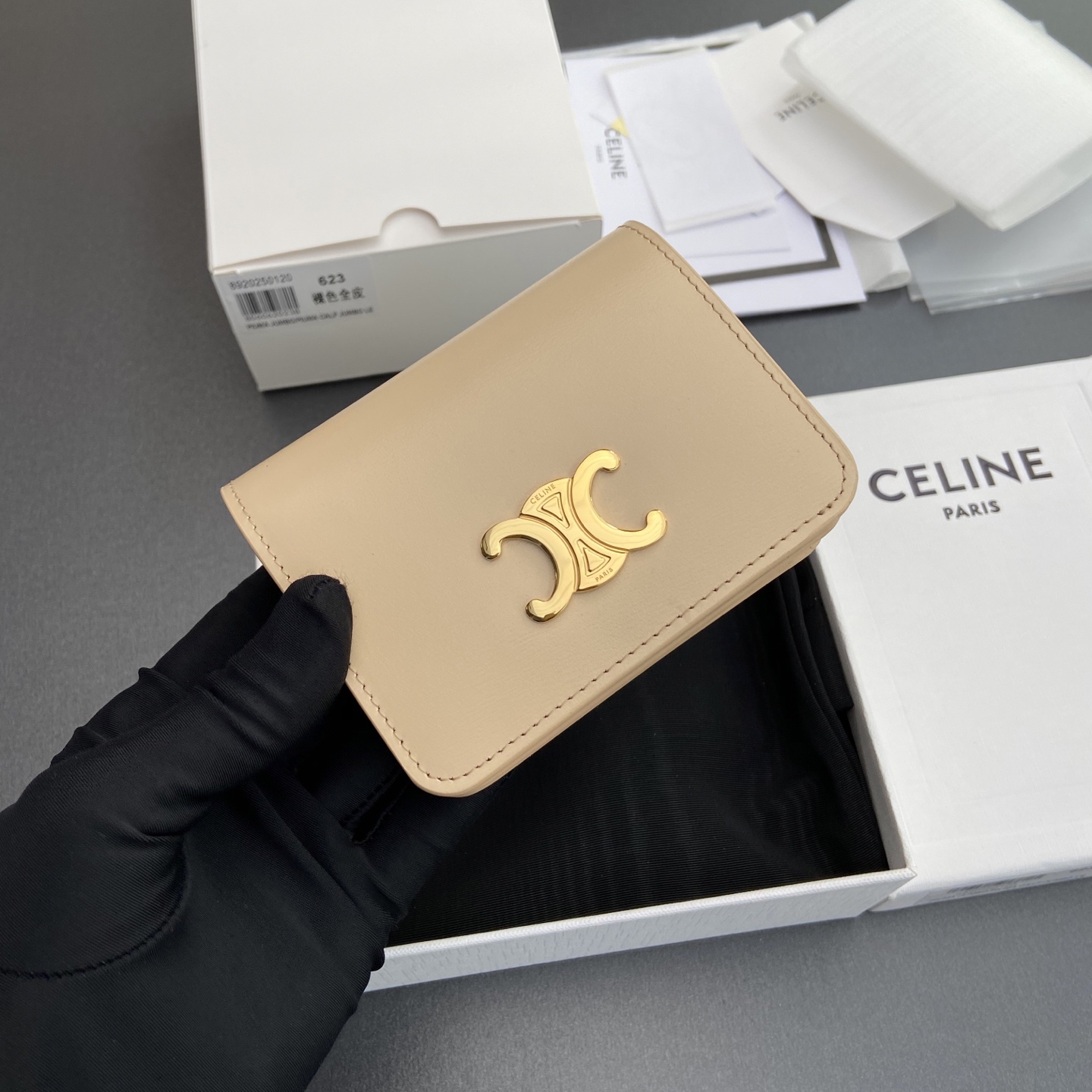 Celine 纯钢五金 TRIOMPHE亮泽牛皮革短款钱包/2024小赛